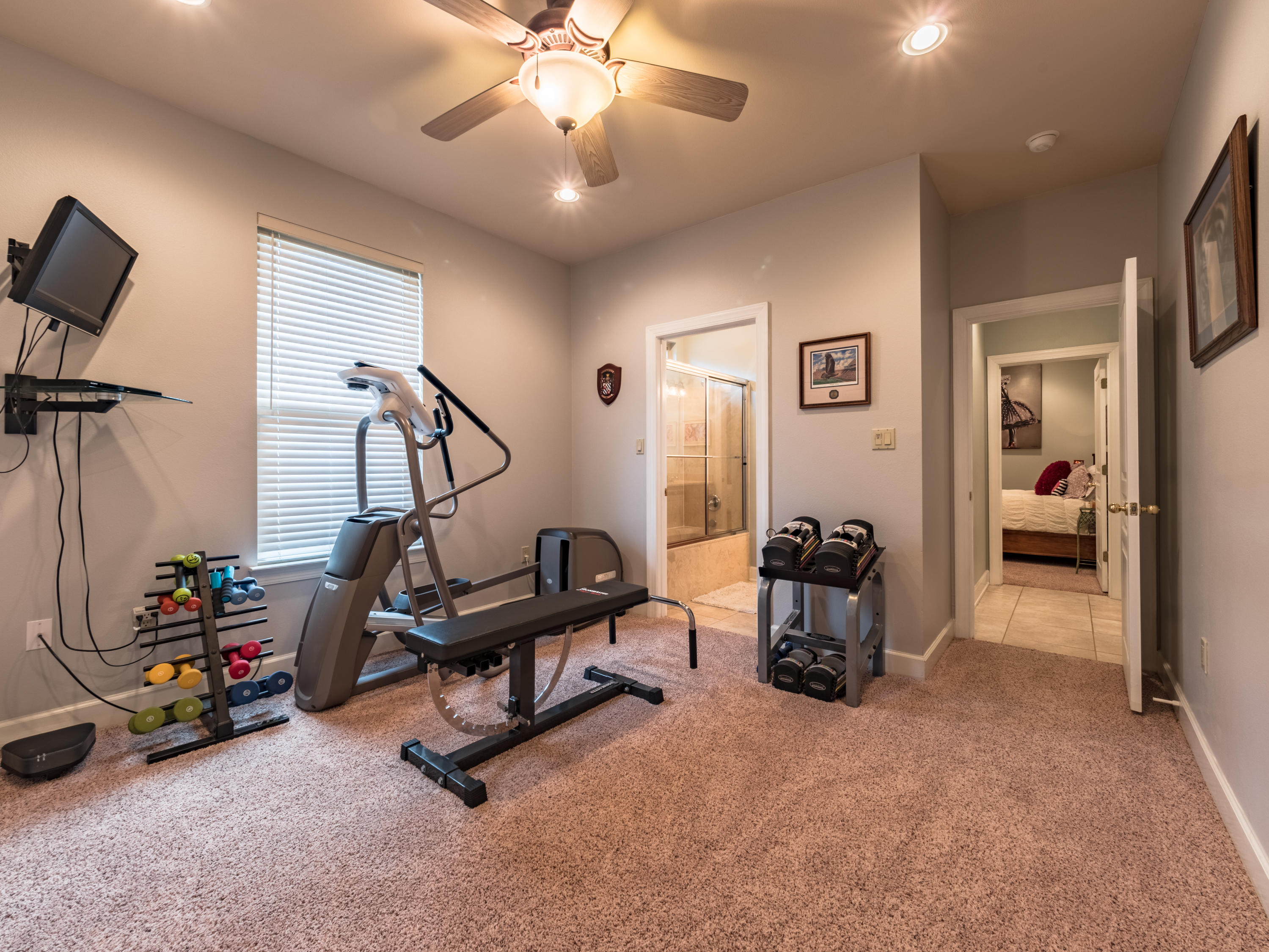 CHARDONNAY ESTATES - Residential