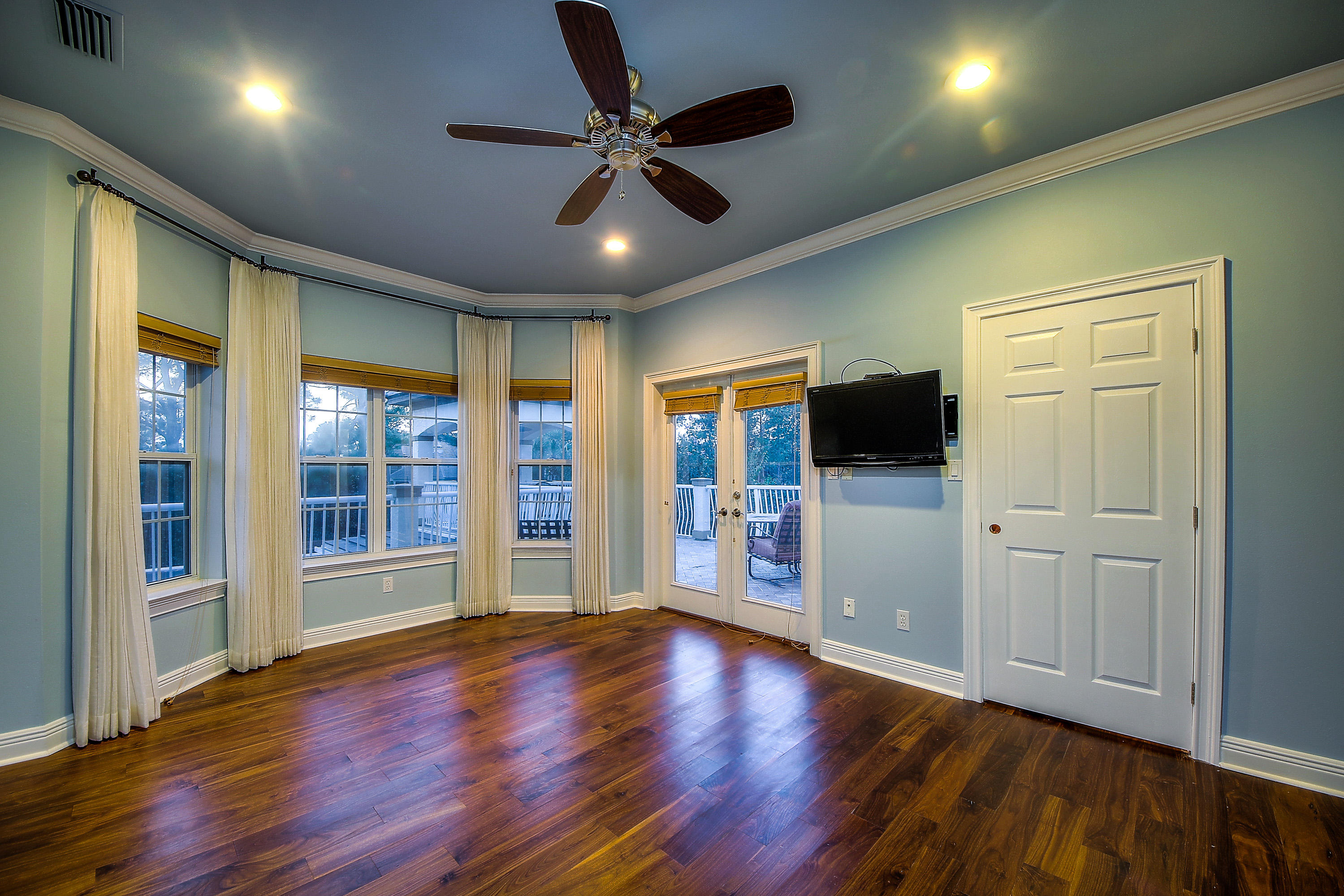 BURNT PINE - Residential