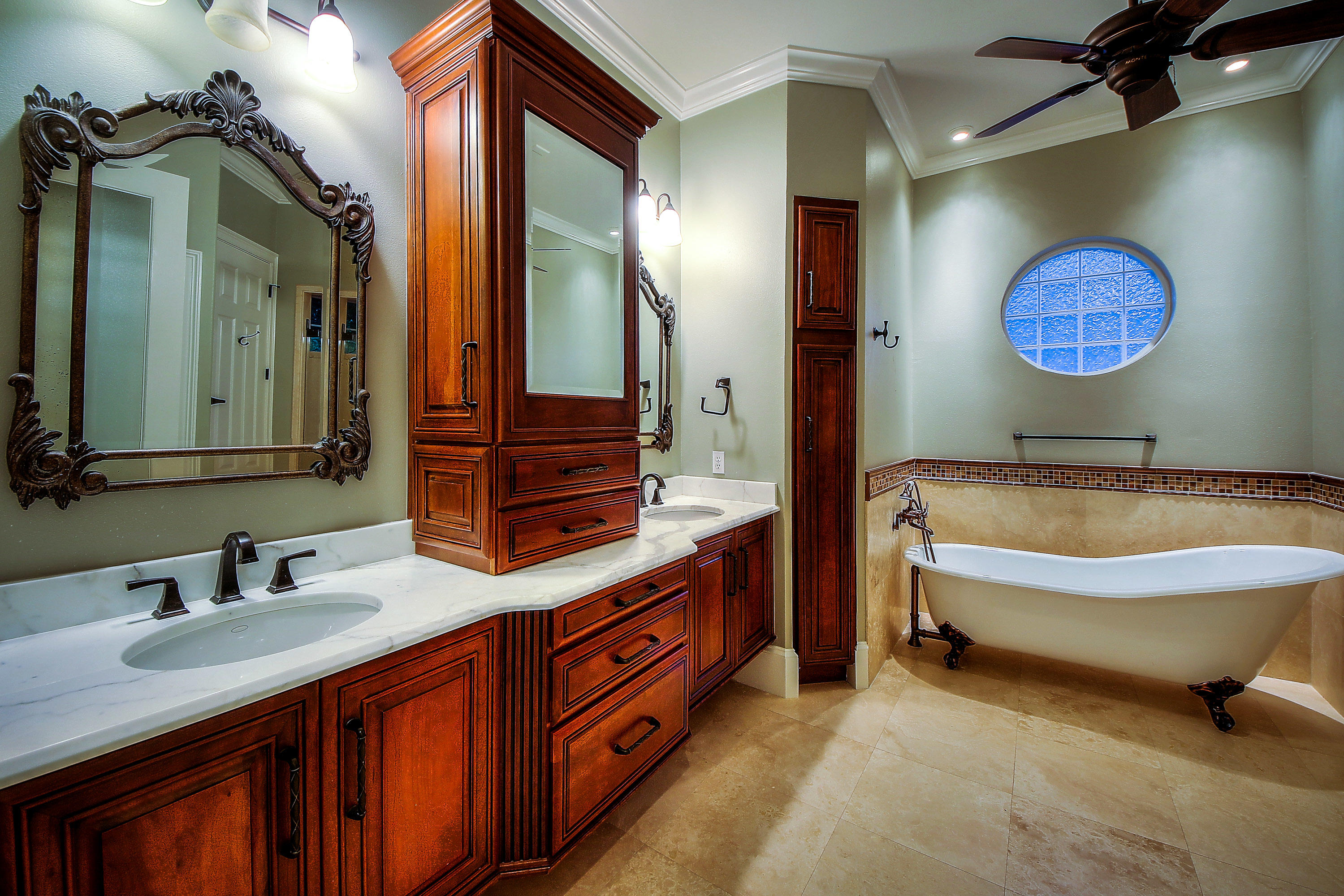 BURNT PINE - Residential