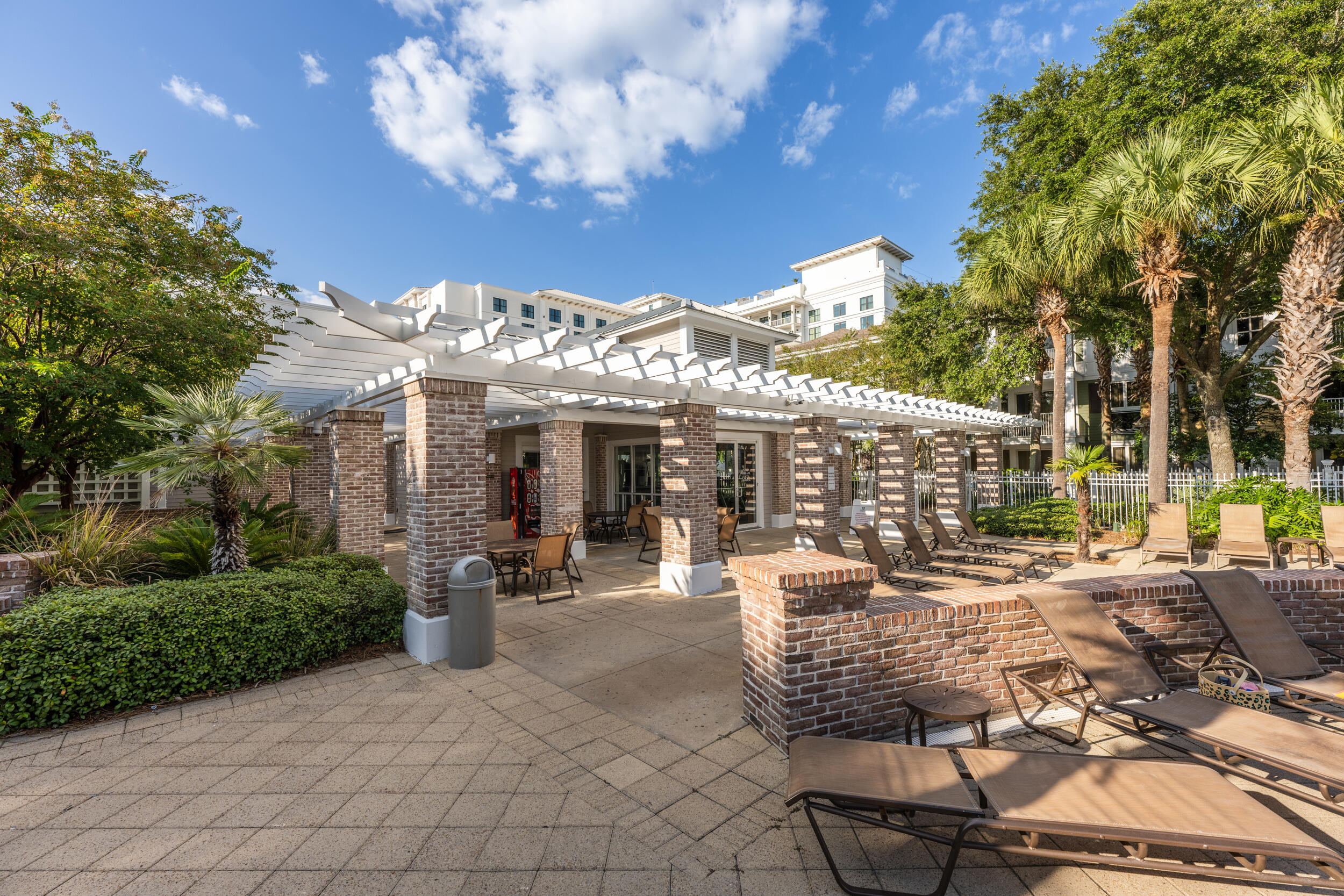 PILOT HOUSE - Residential