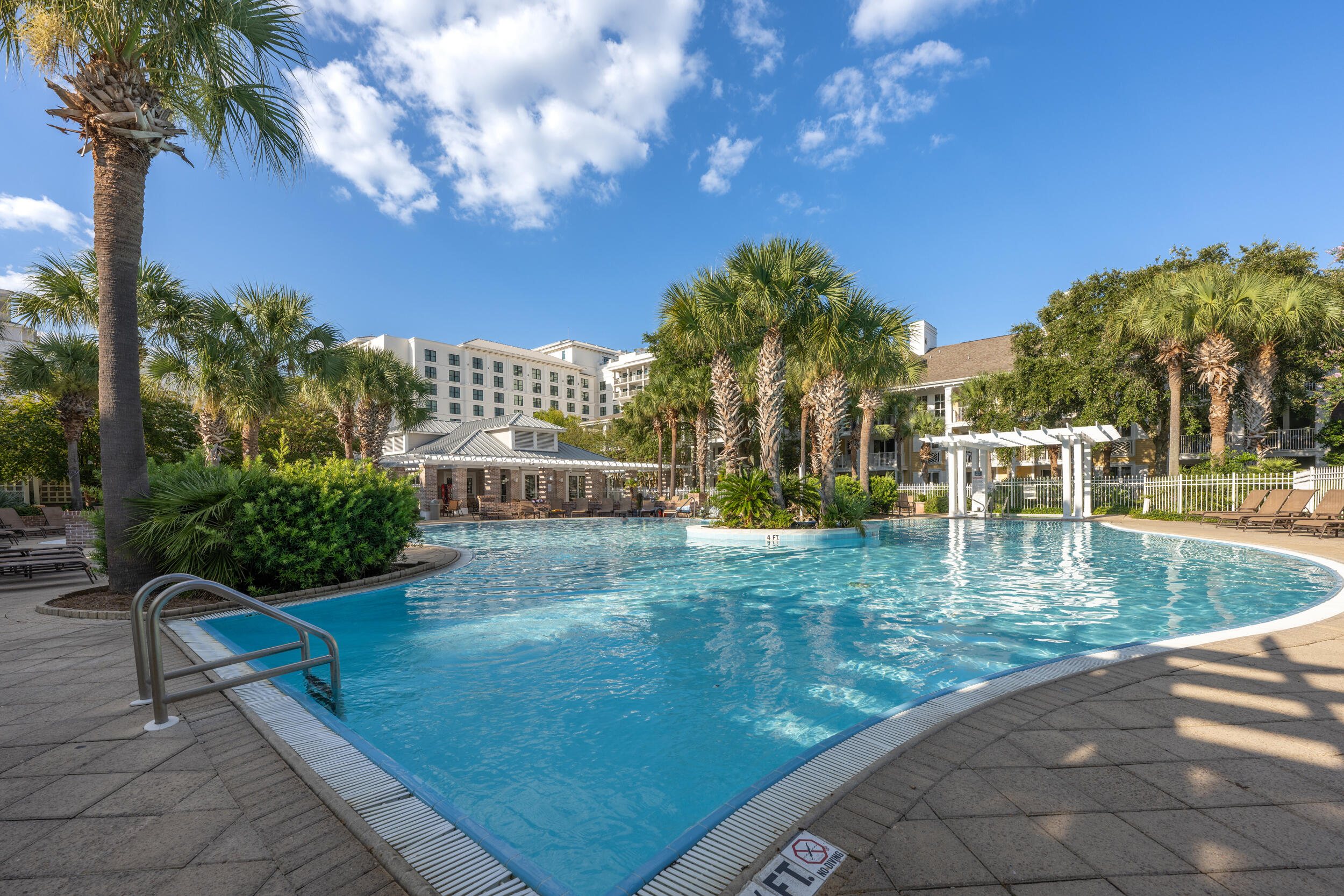 PILOT HOUSE - Residential