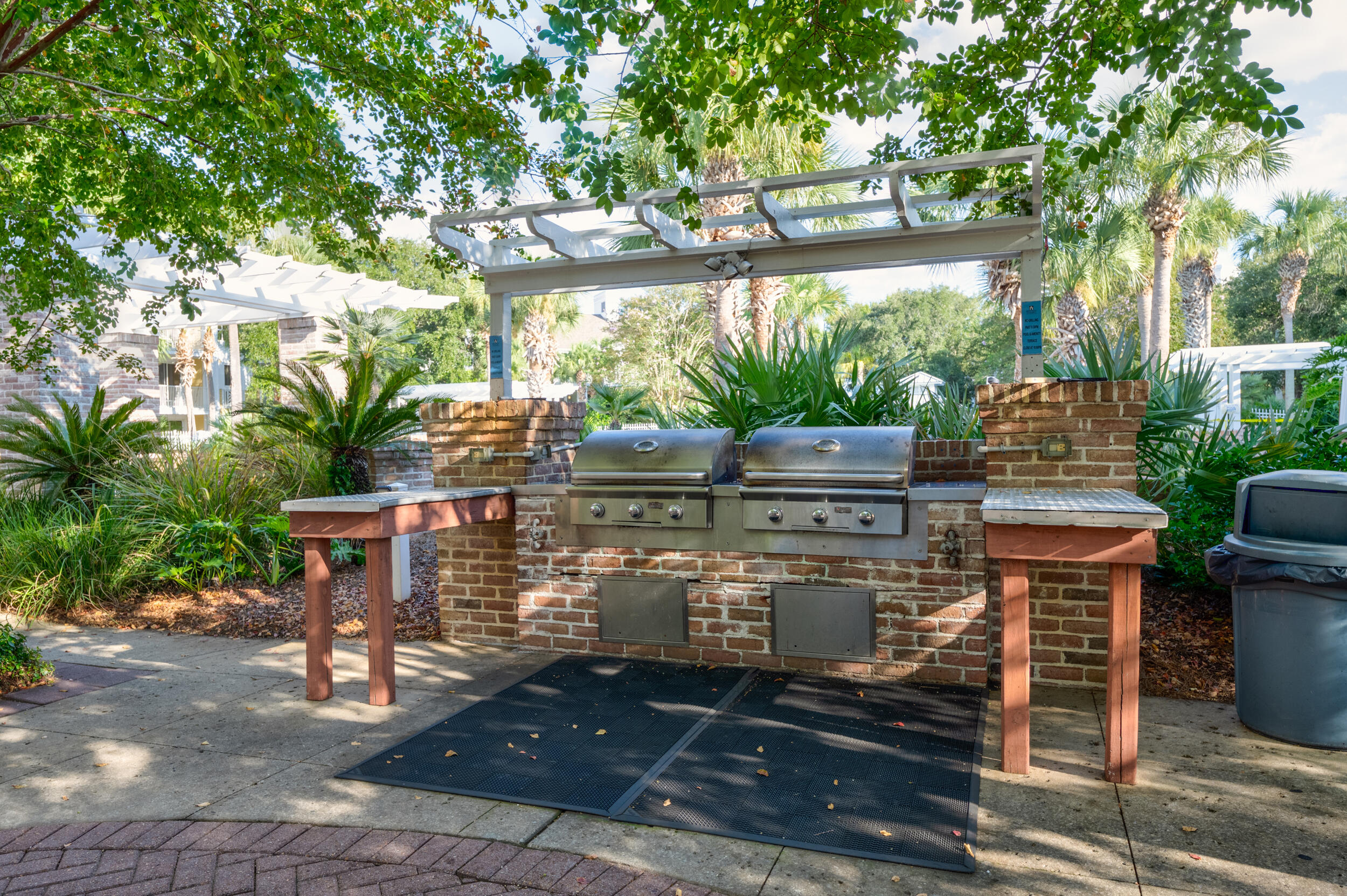 PILOT HOUSE - Residential