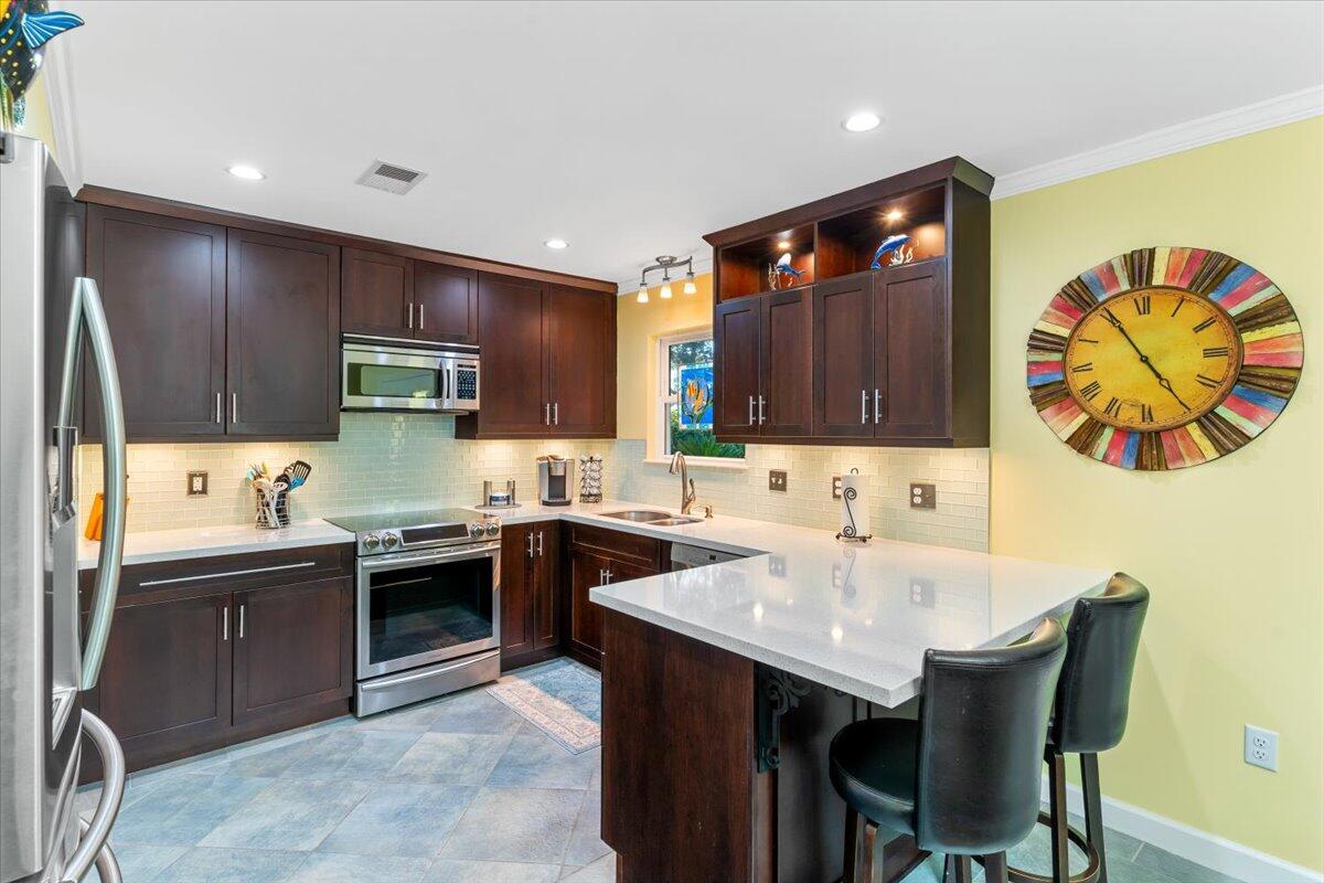 COLONIAL HEIGHTS - Residential