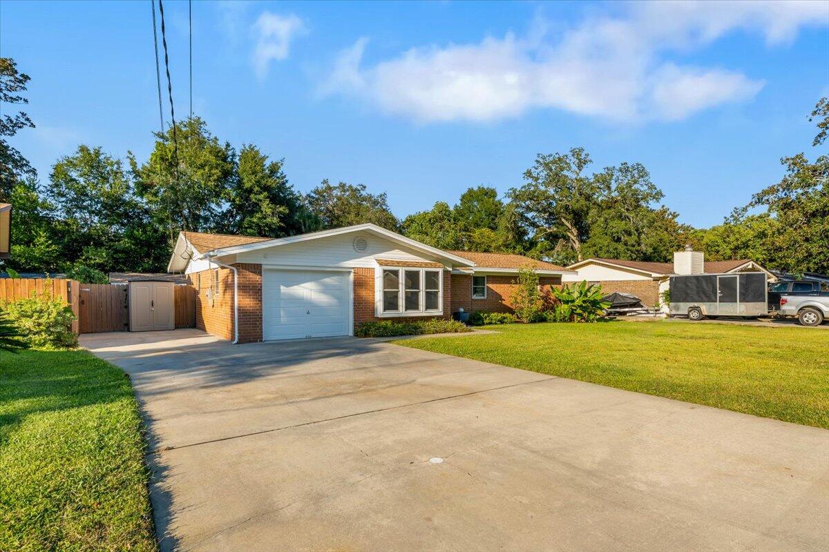 COLONIAL HEIGHTS - Residential