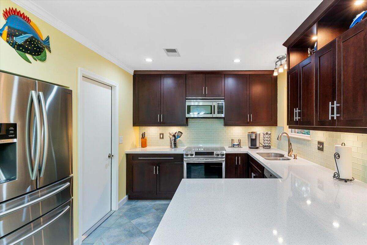 COLONIAL HEIGHTS - Residential