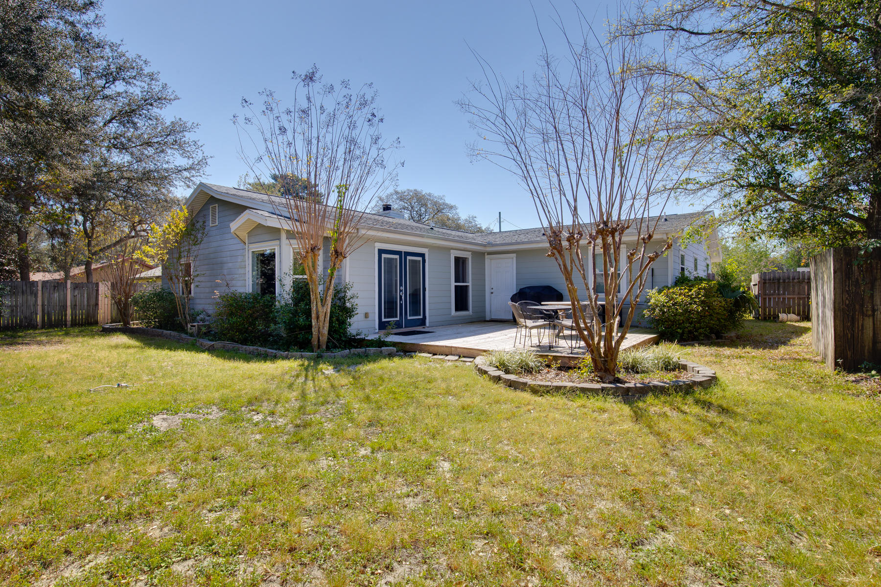 OAKRIDGE MANOR LOT 22 - Residential