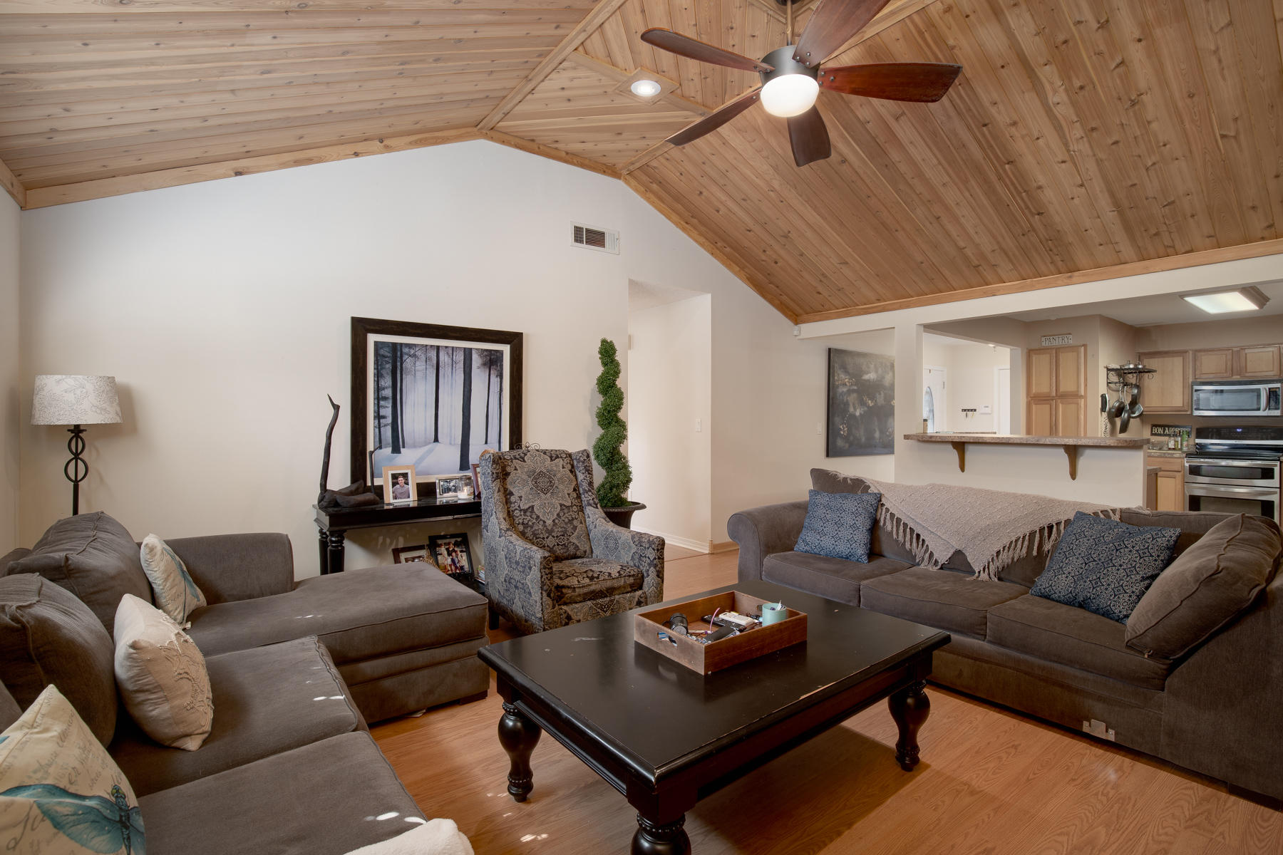 OAKRIDGE MANOR LOT 22 - Residential