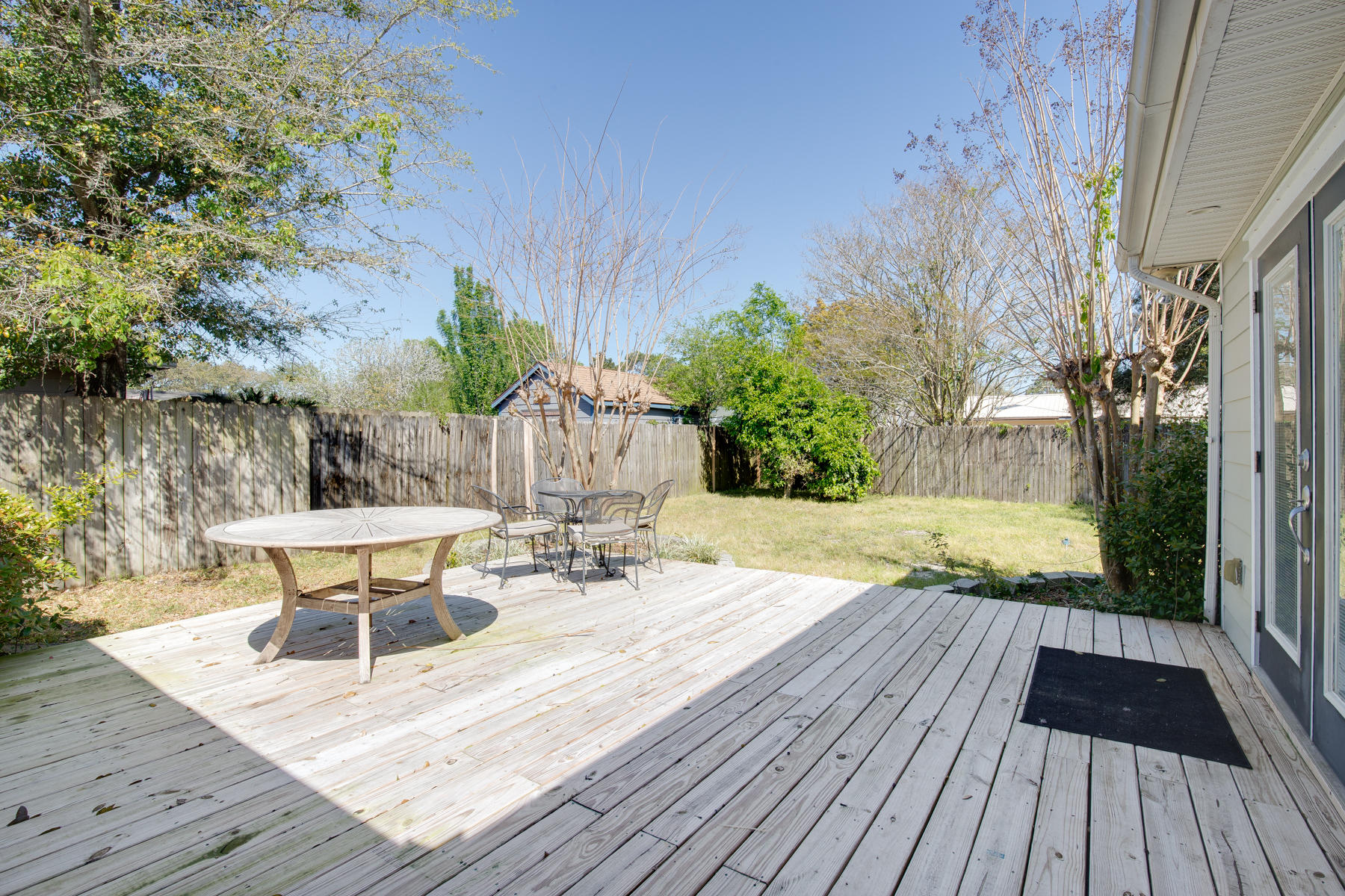 OAKRIDGE MANOR LOT 22 - Residential