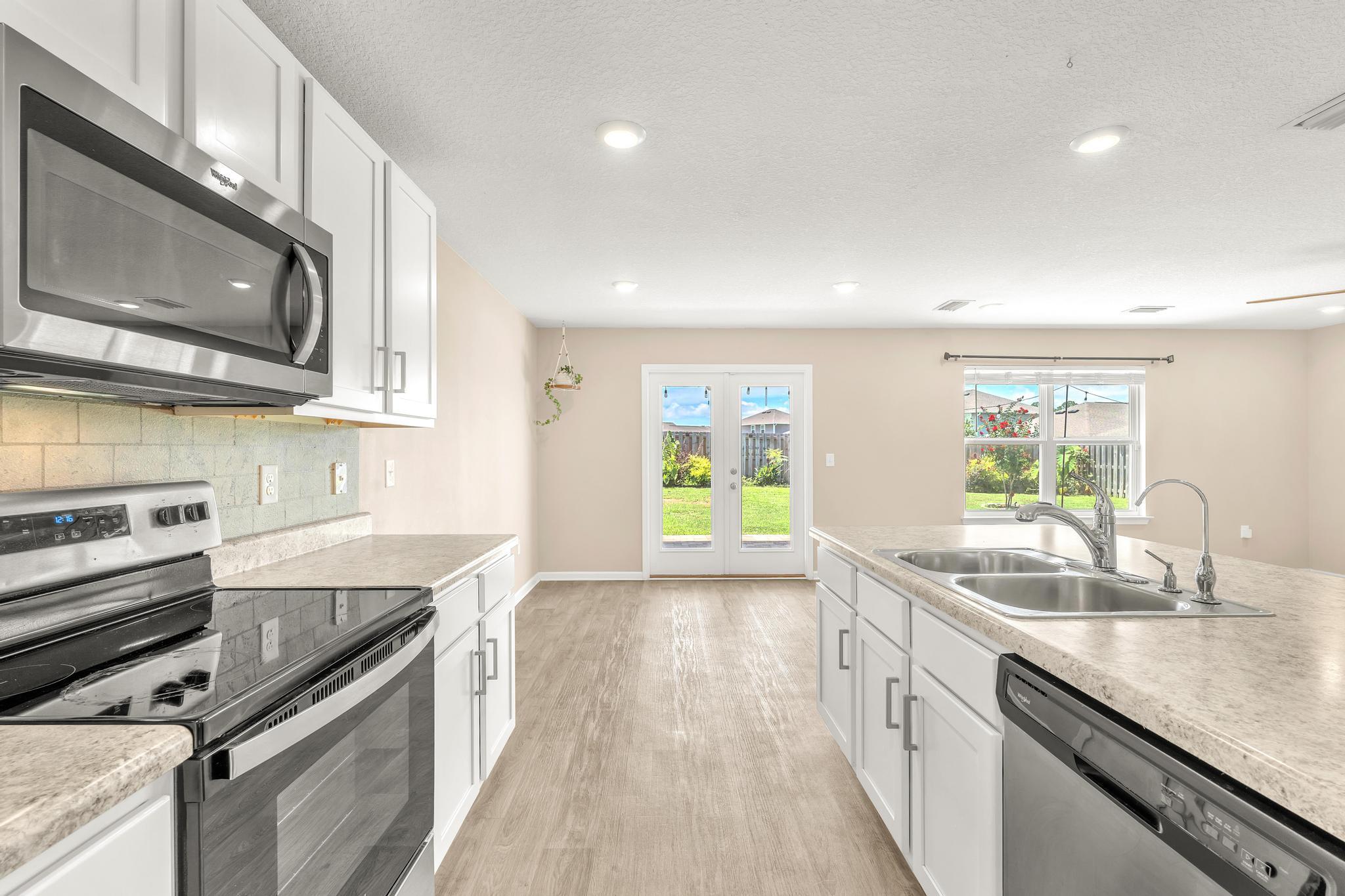 HAMMOCK BAY - Residential Lease