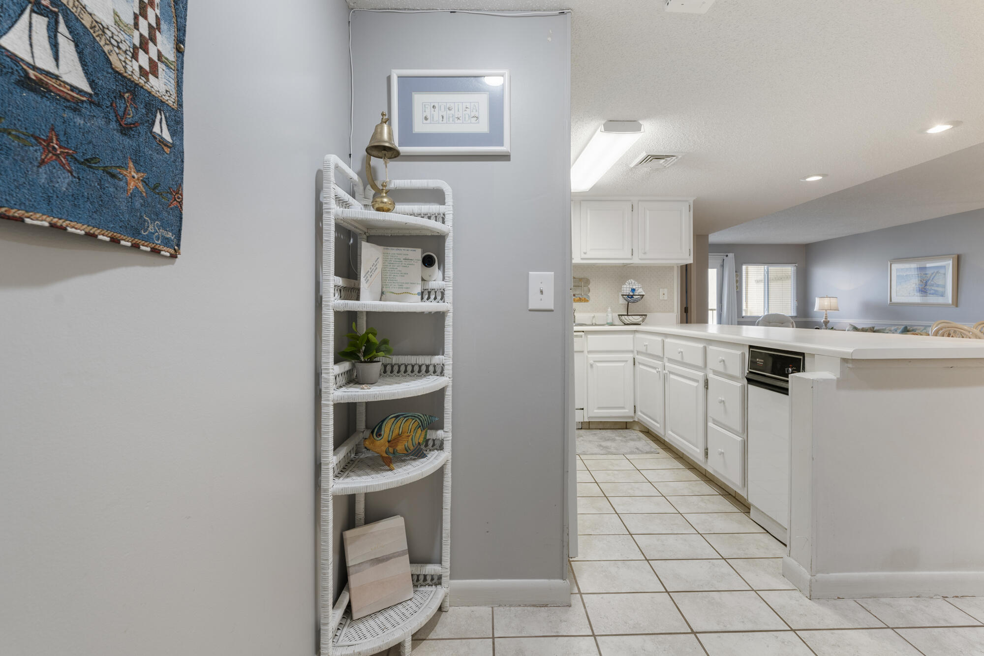 HOLIDAY SURF & RACQUET CLUB - Residential