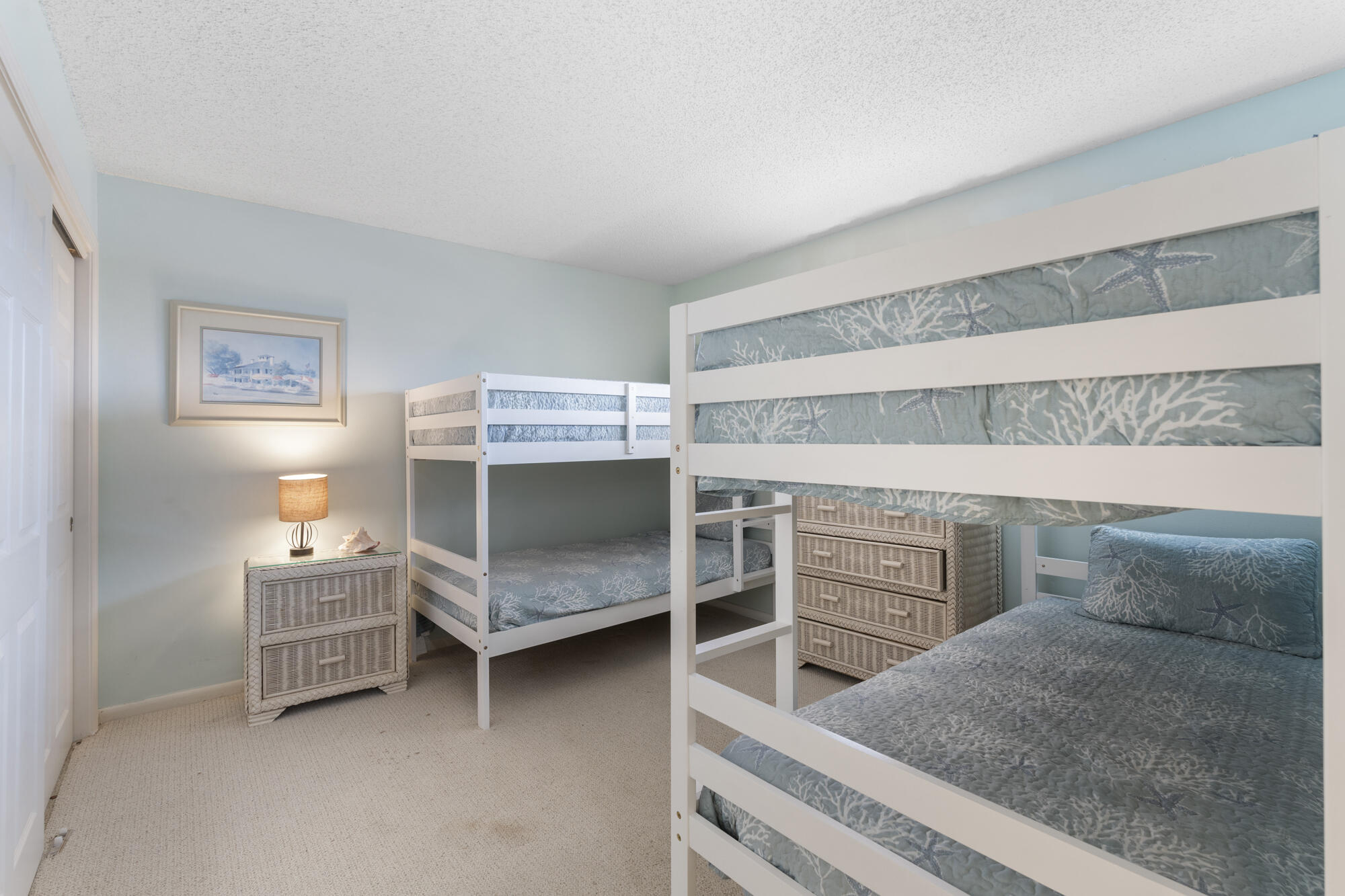 HOLIDAY SURF & RACQUET CLUB - Residential