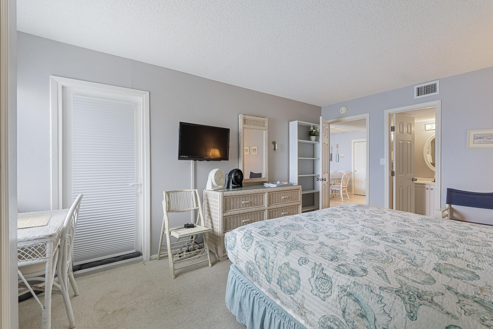 HOLIDAY SURF & RACQUET CLUB - Residential