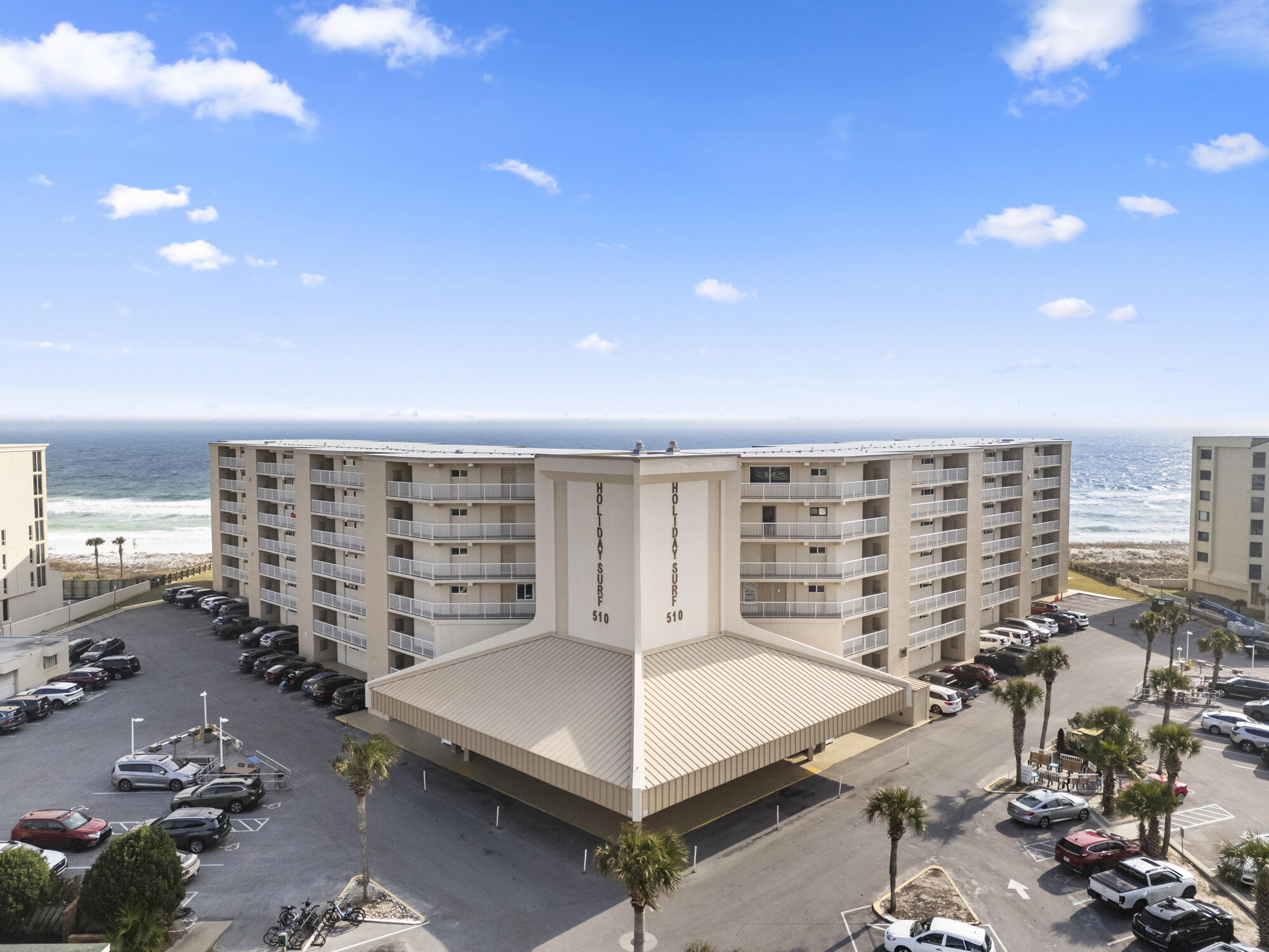 HOLIDAY SURF & RACQUET CLUB - Residential