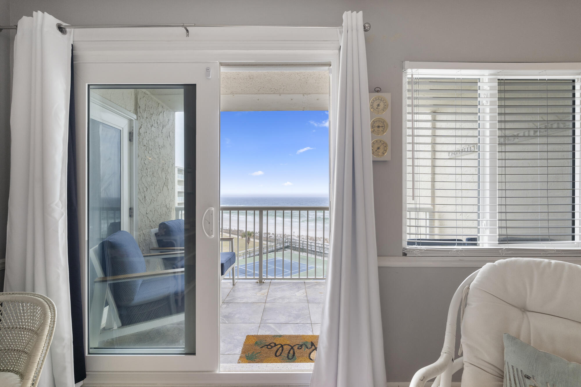 HOLIDAY SURF & RACQUET CLUB - Residential