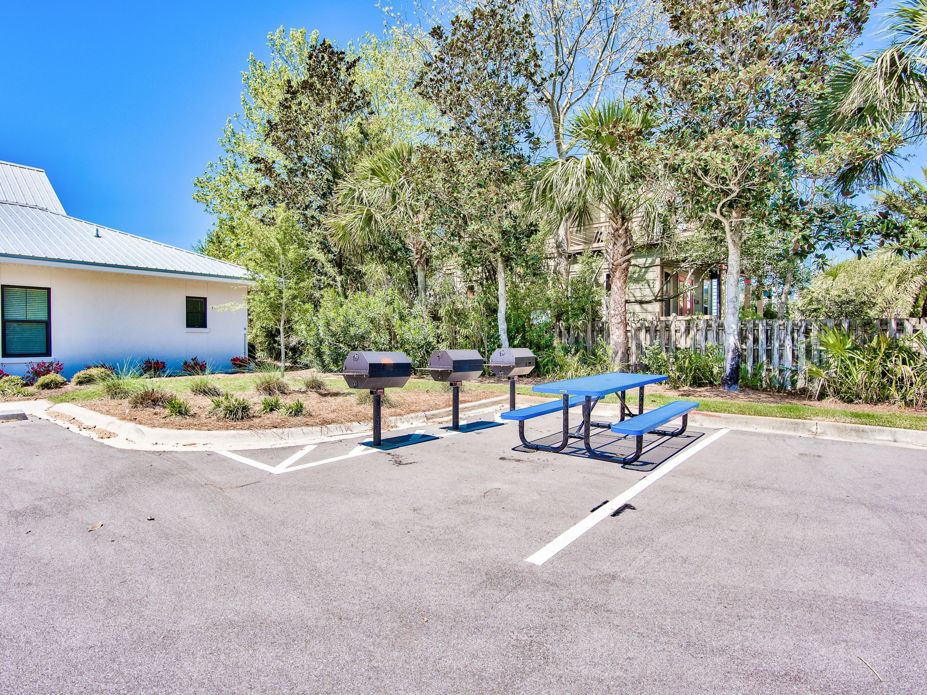 Hidden Lake condominiums - Residential