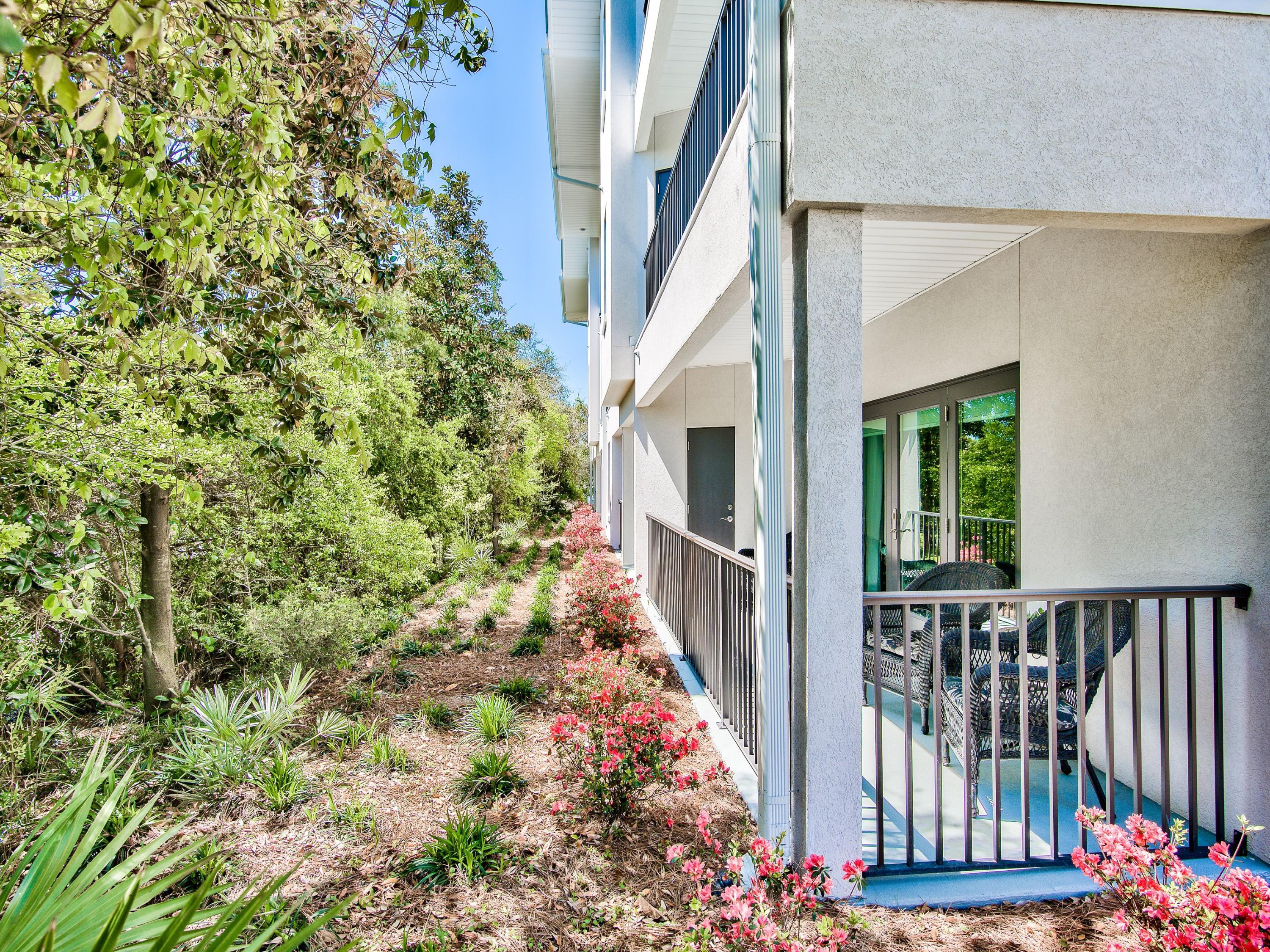 Hidden Lake condominiums - Residential