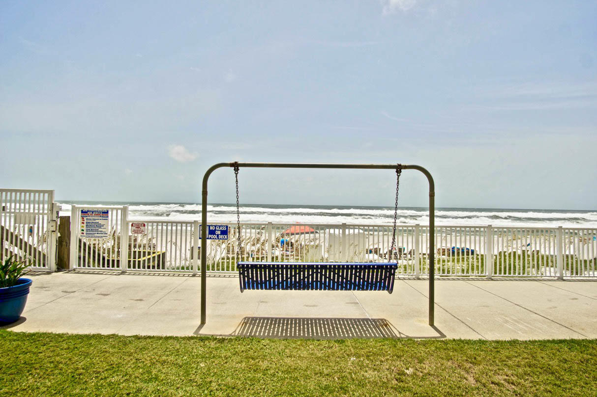 REGENCY TOWERS - Residential