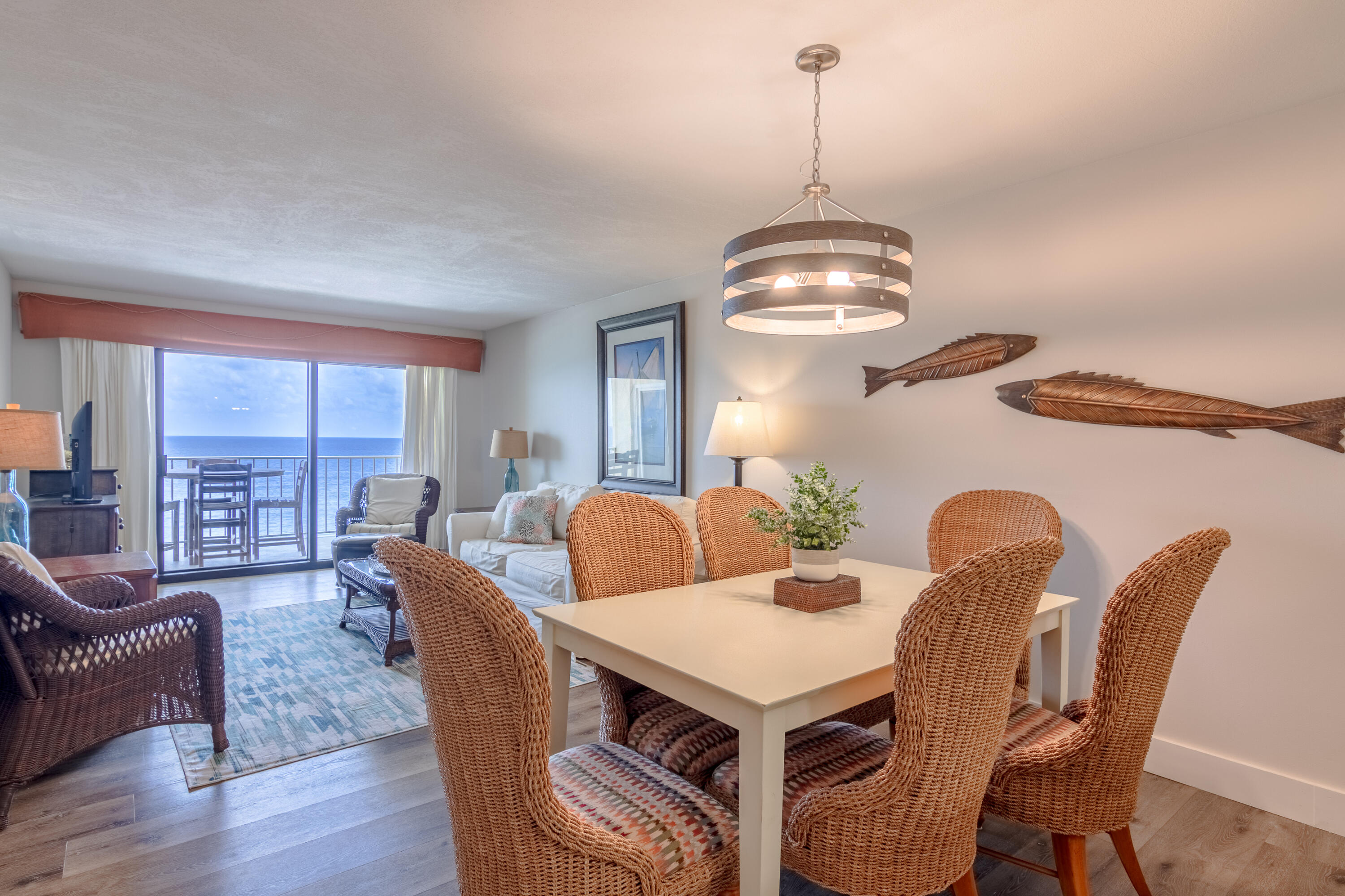 REGENCY TOWERS - Residential