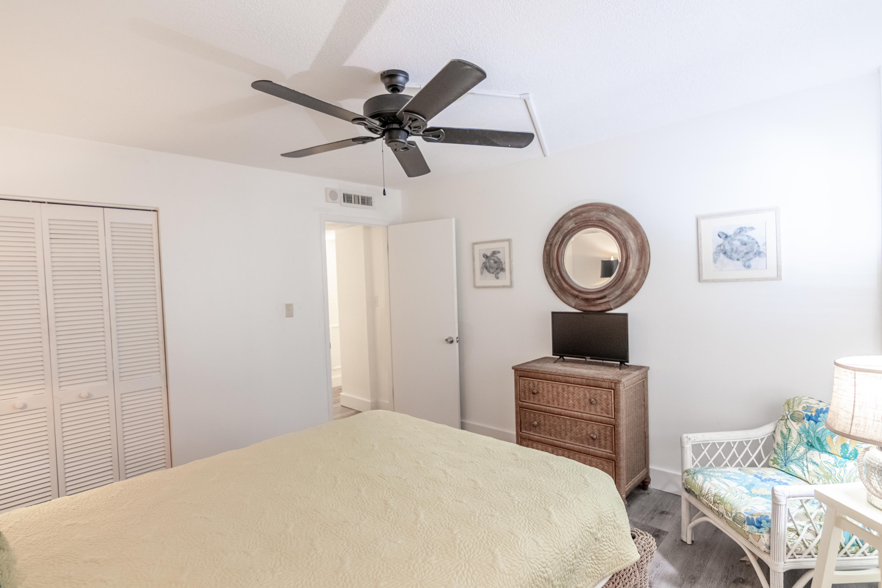 REGENCY TOWERS - Residential