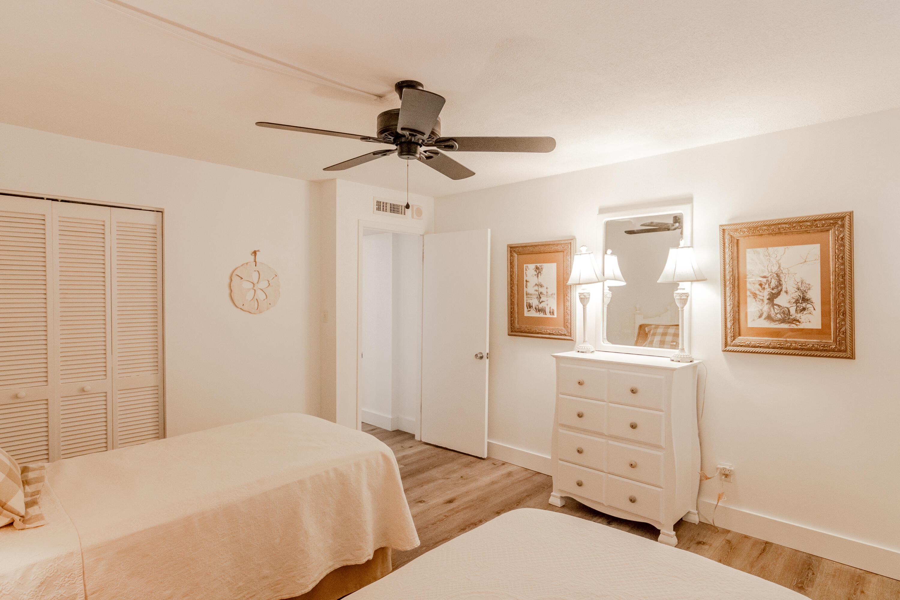 REGENCY TOWERS - Residential