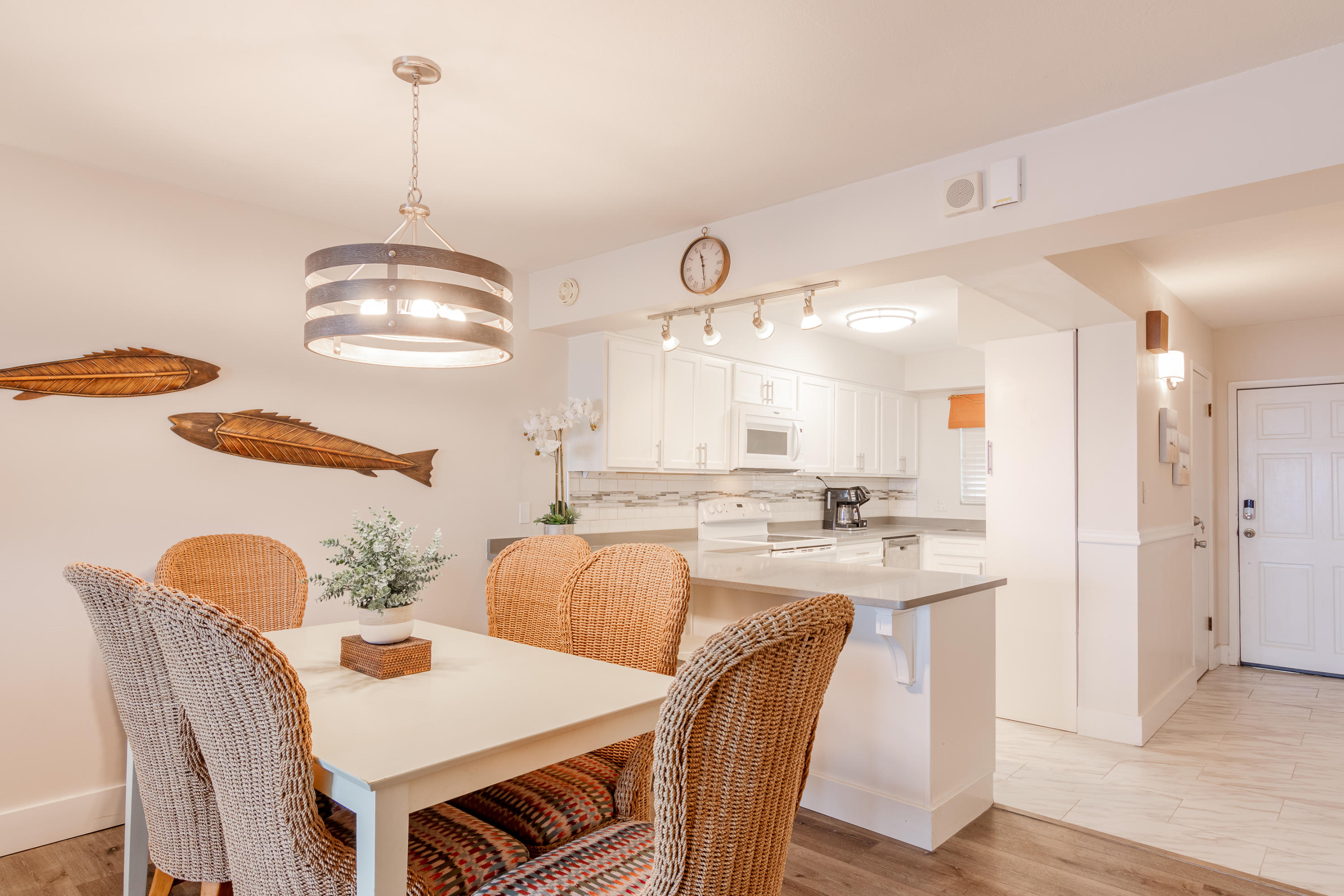 REGENCY TOWERS - Residential