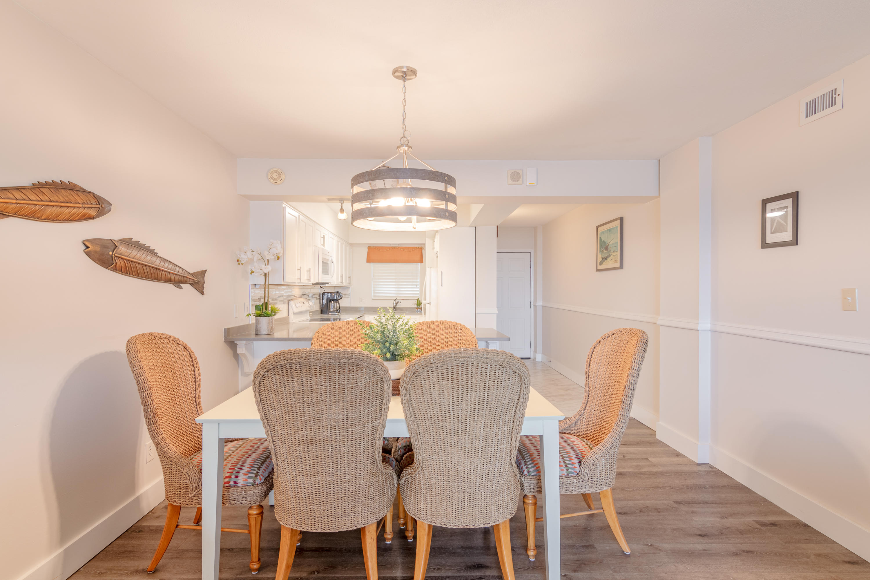 REGENCY TOWERS - Residential