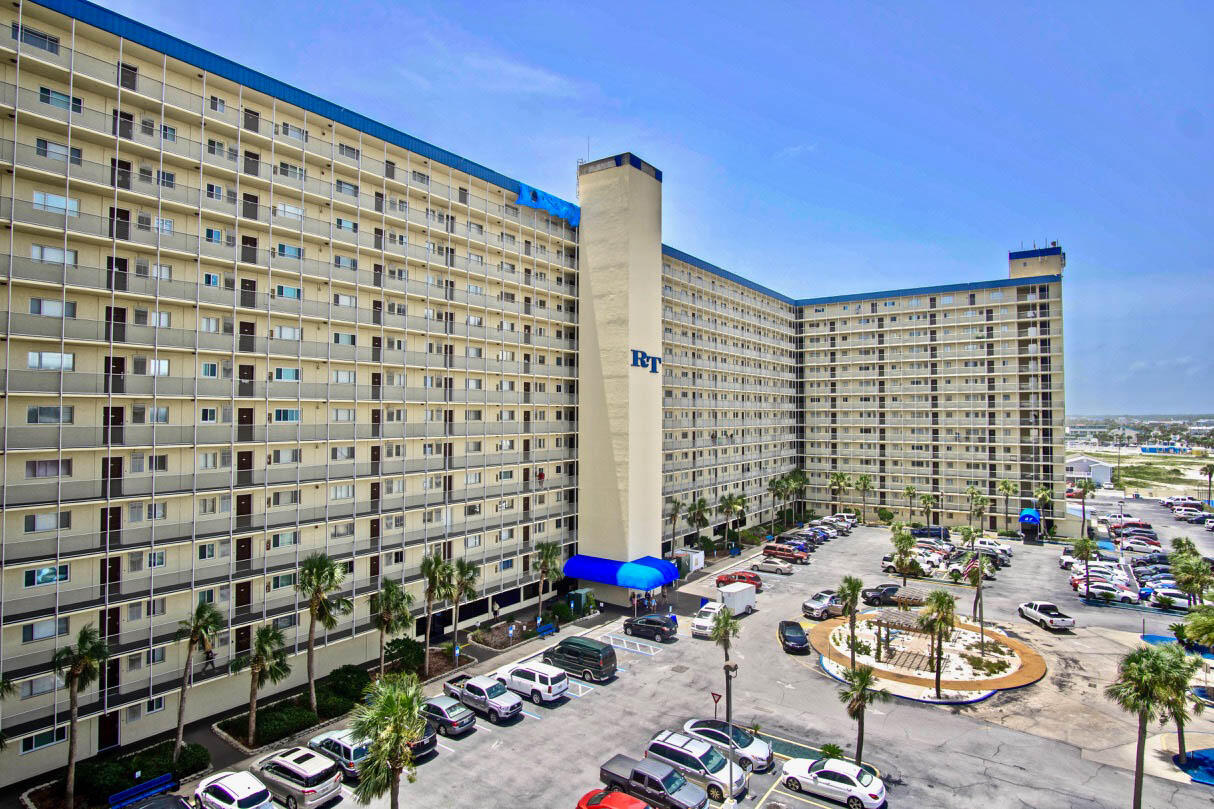 REGENCY TOWERS - Residential