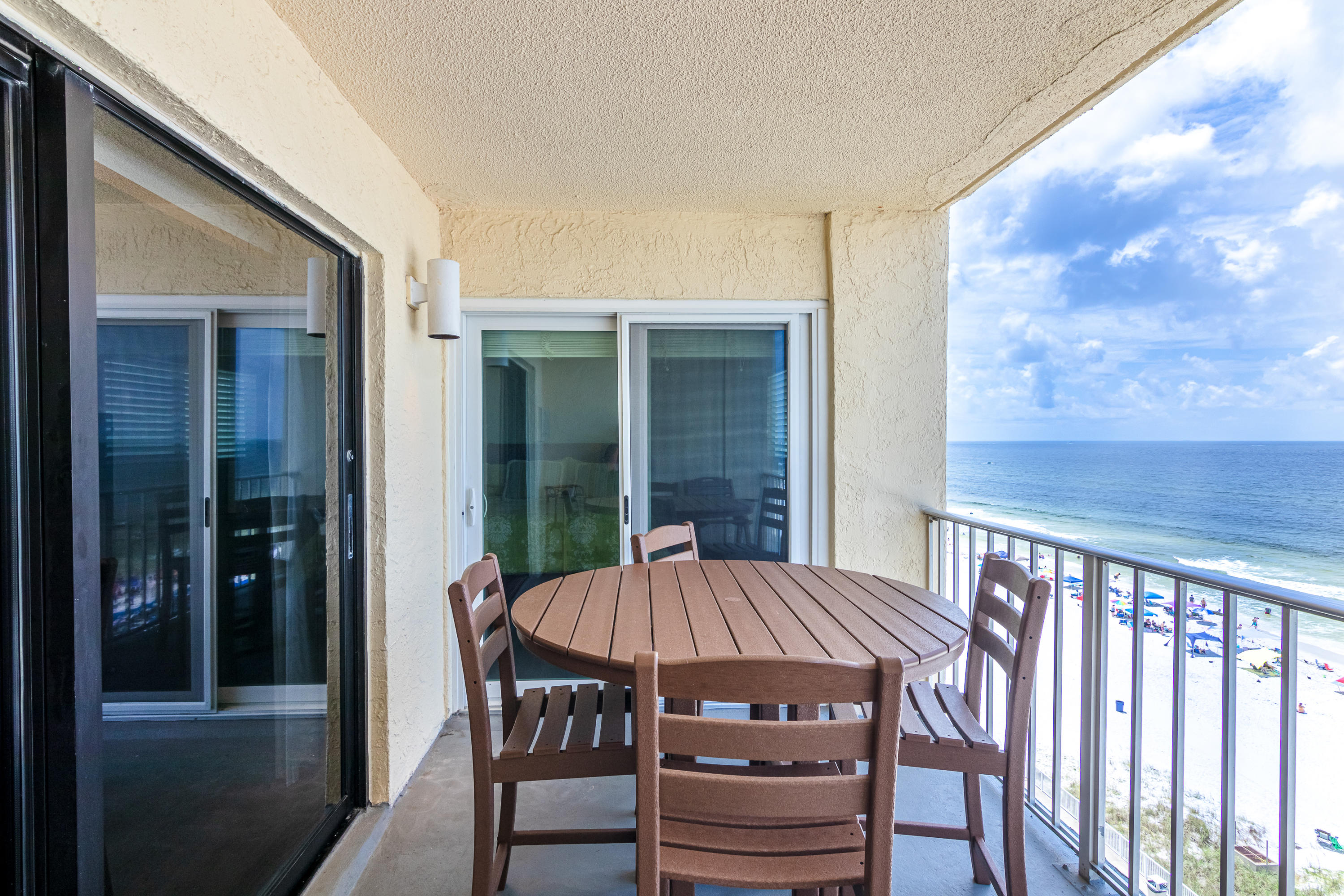 REGENCY TOWERS - Residential