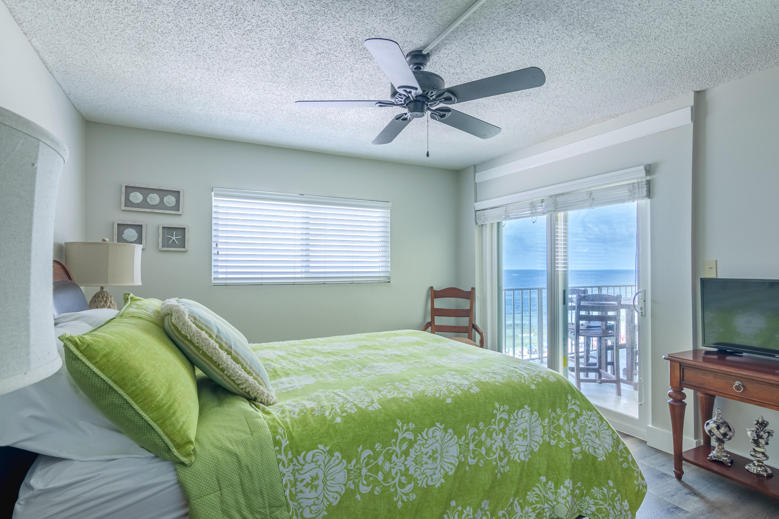 REGENCY TOWERS - Residential