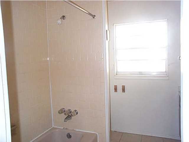 FLOROSA DEL MAR - Residential Lease