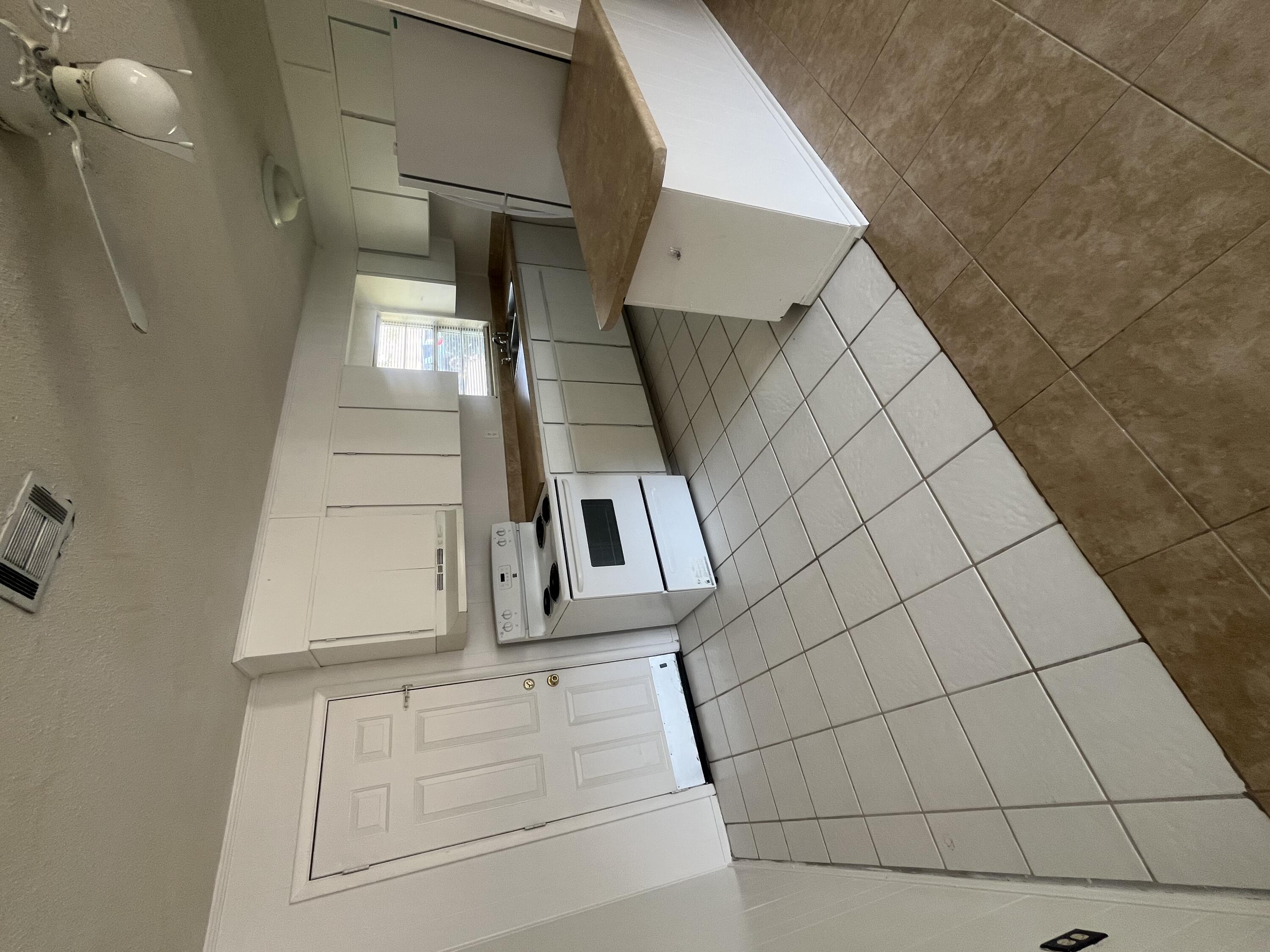 FLOROSA DEL MAR - Residential Lease