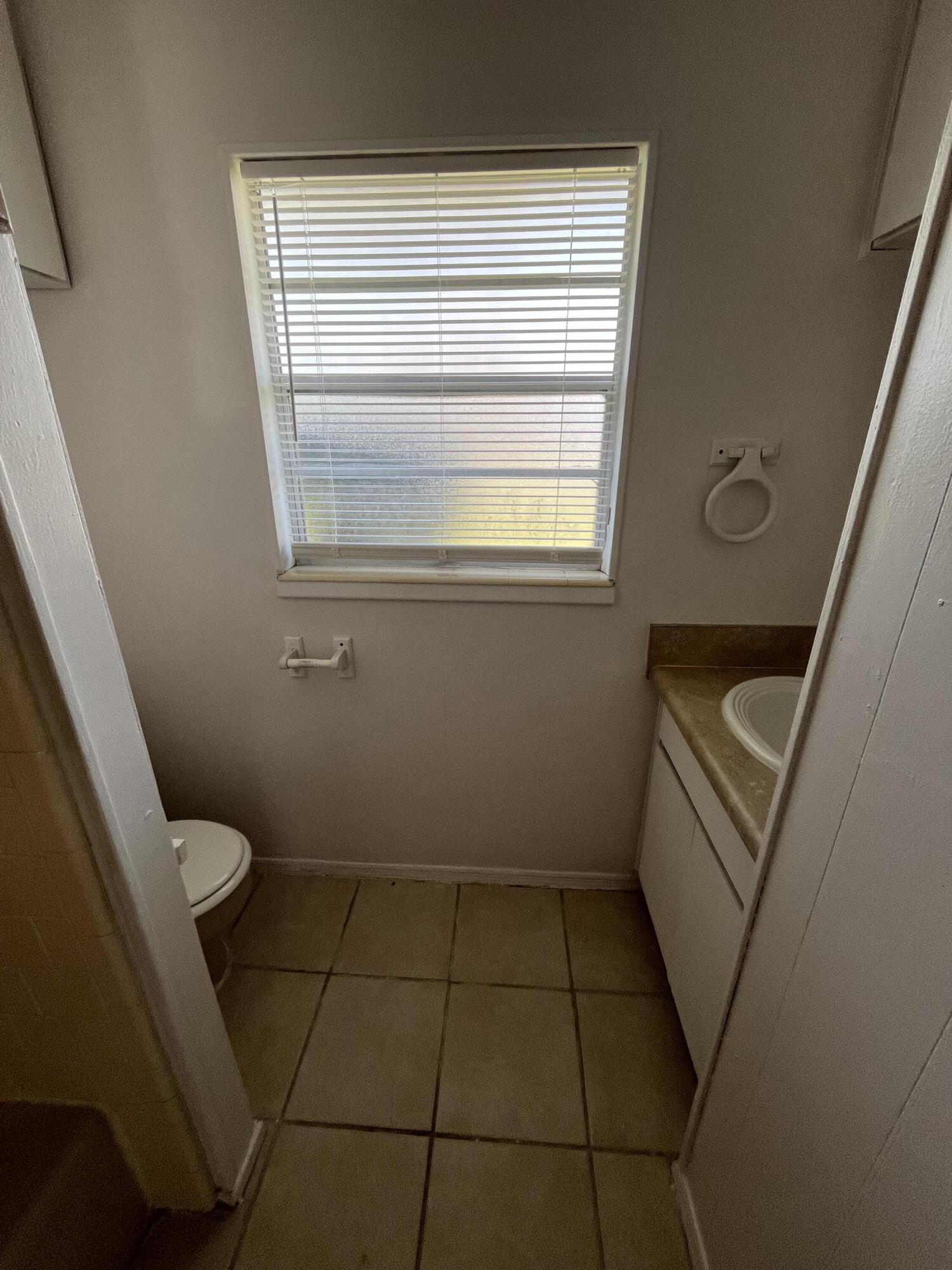 FLOROSA DEL MAR - Residential Lease