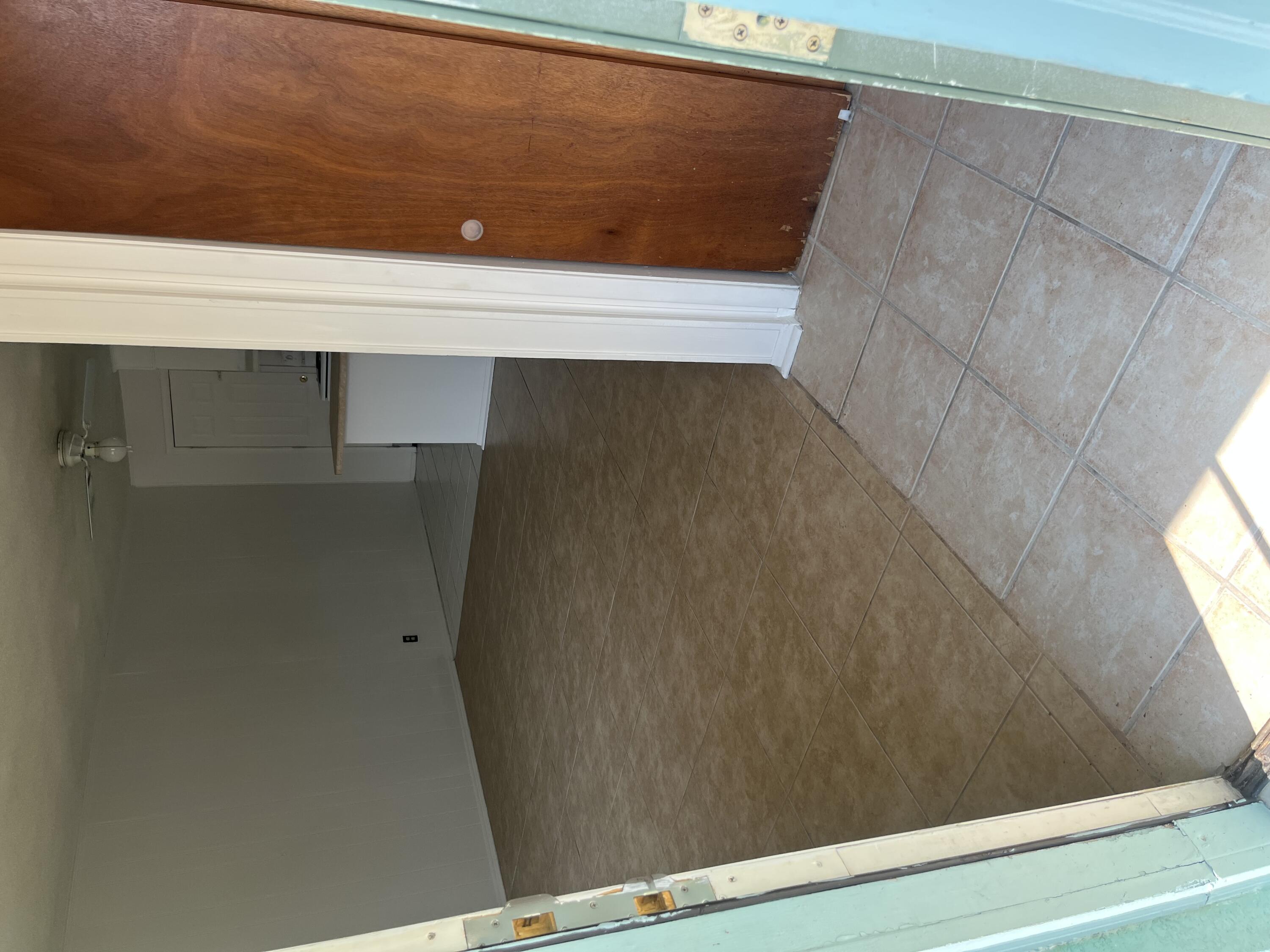 FLOROSA DEL MAR - Residential Lease