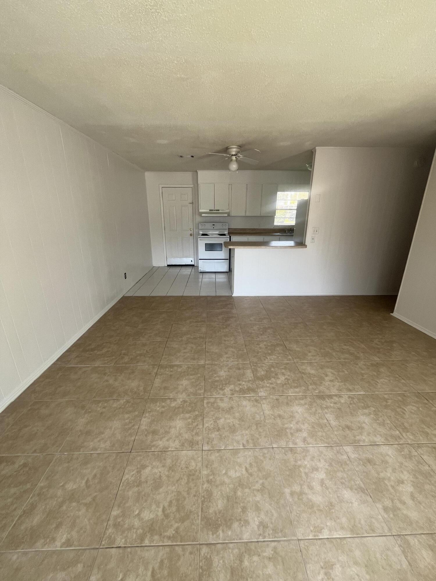 FLOROSA DEL MAR - Residential Lease