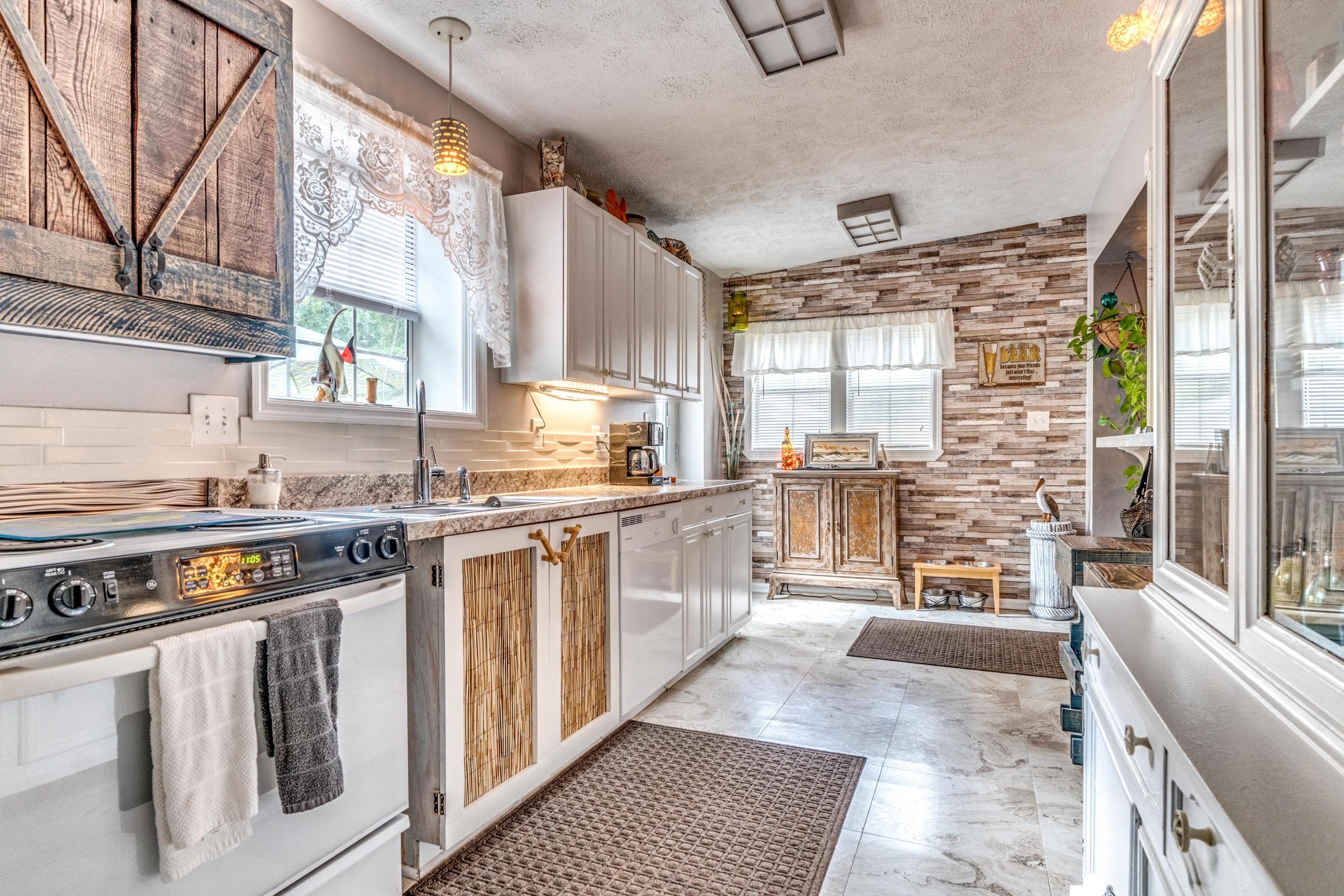 GARNIERS BEACH 2ND - Residential