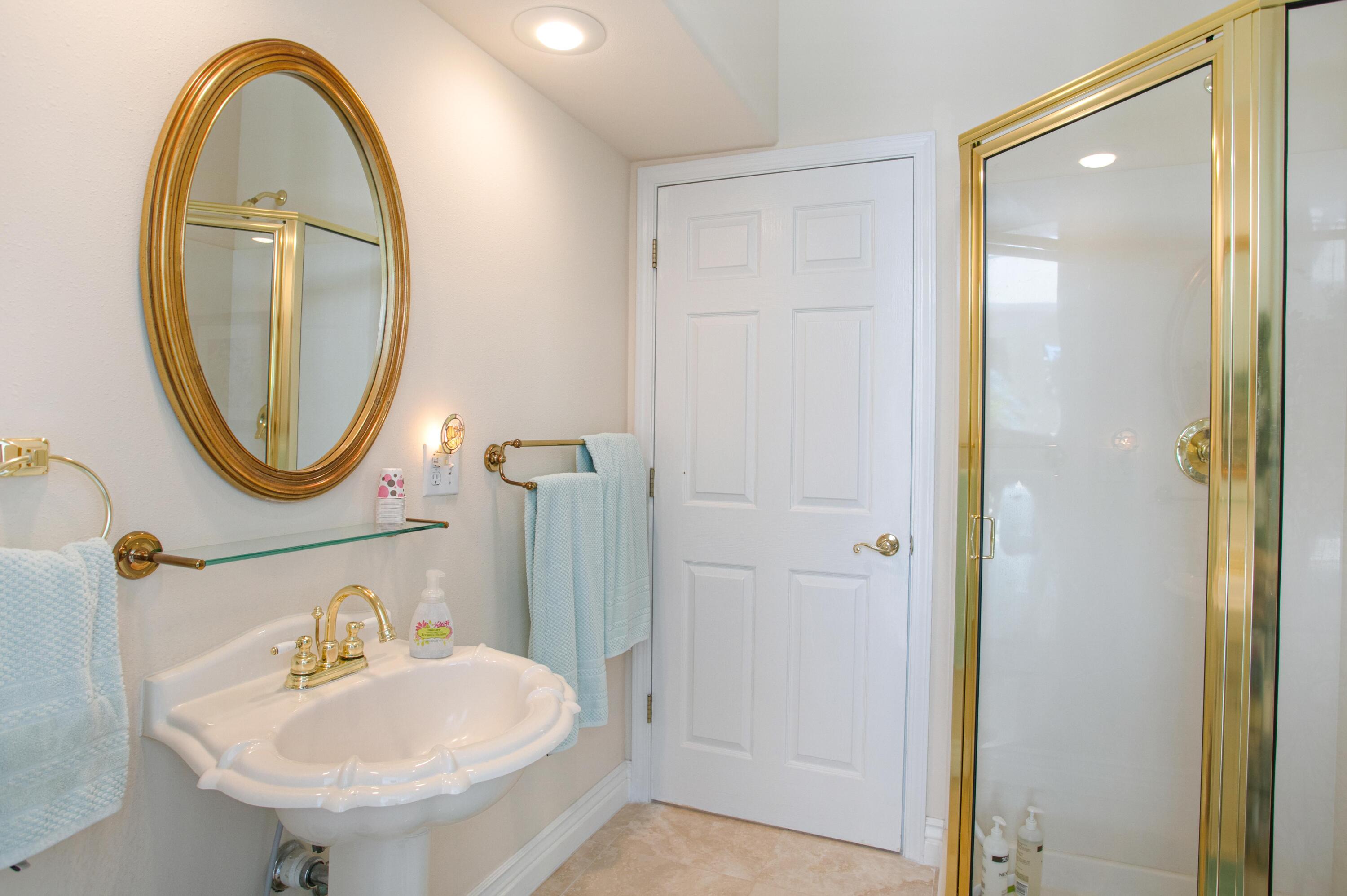 BAYTOWNE AVE EAST - Residential