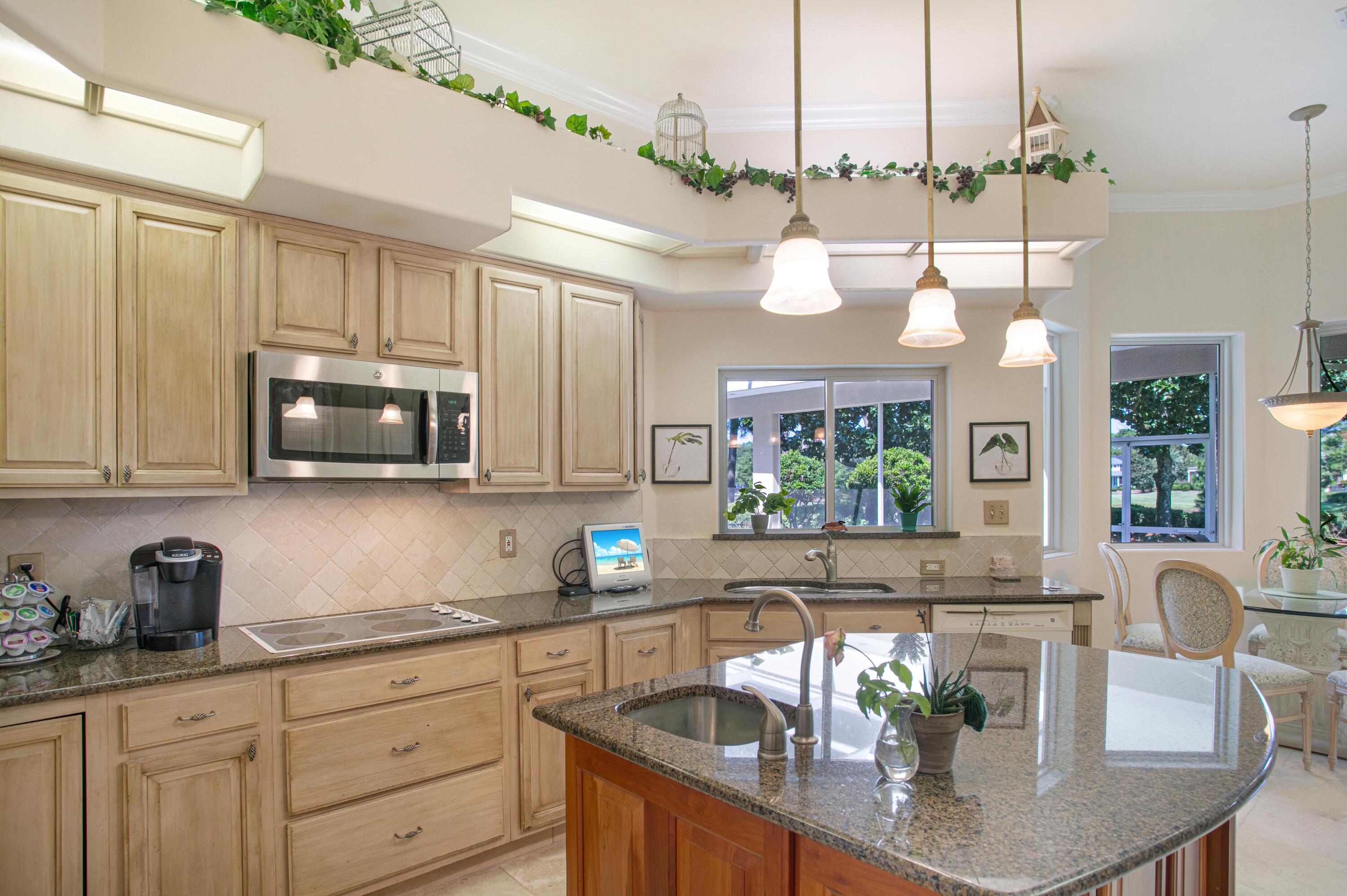 BAYTOWNE AVE EAST - Residential