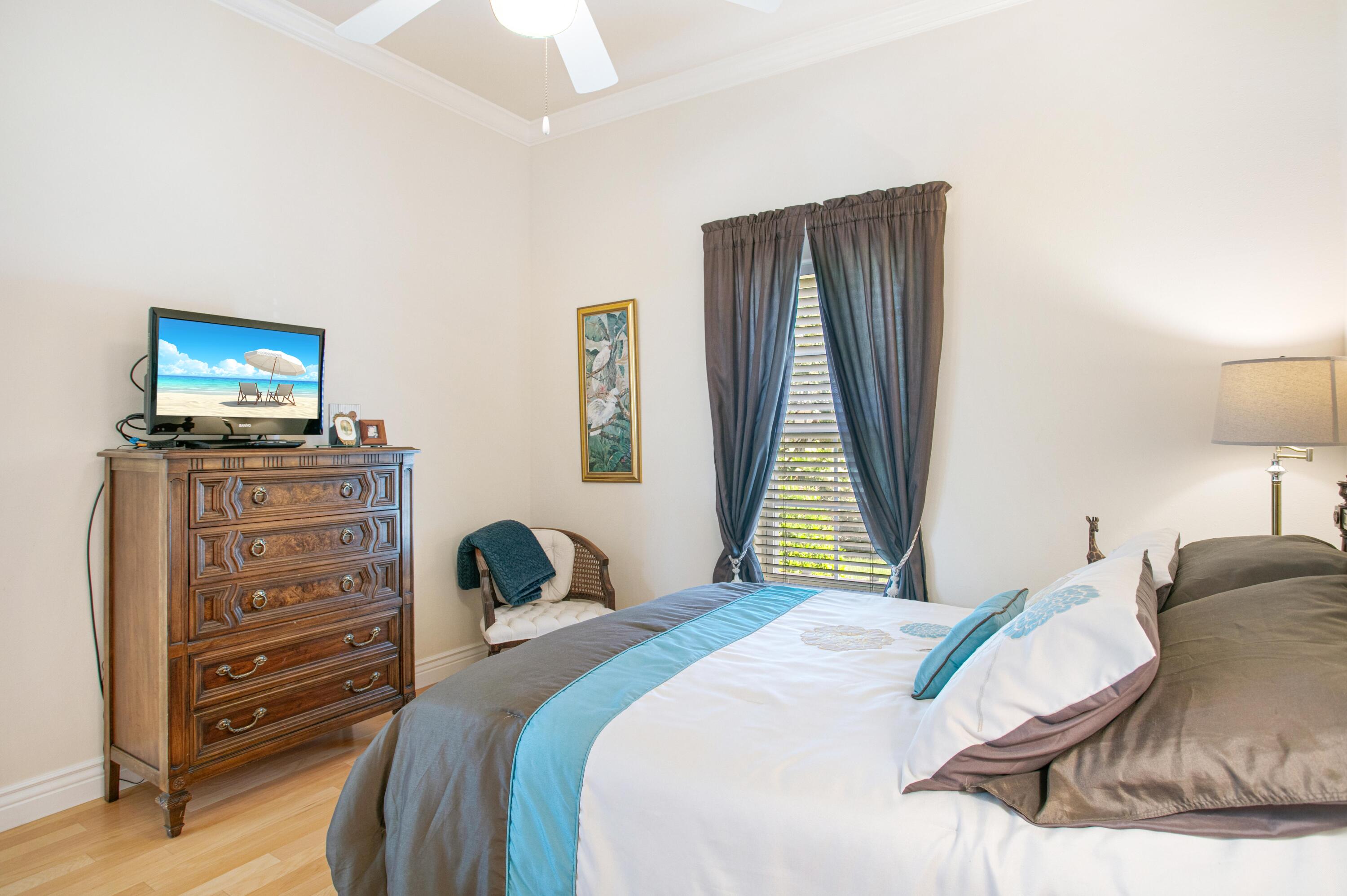 BAYTOWNE AVE EAST - Residential