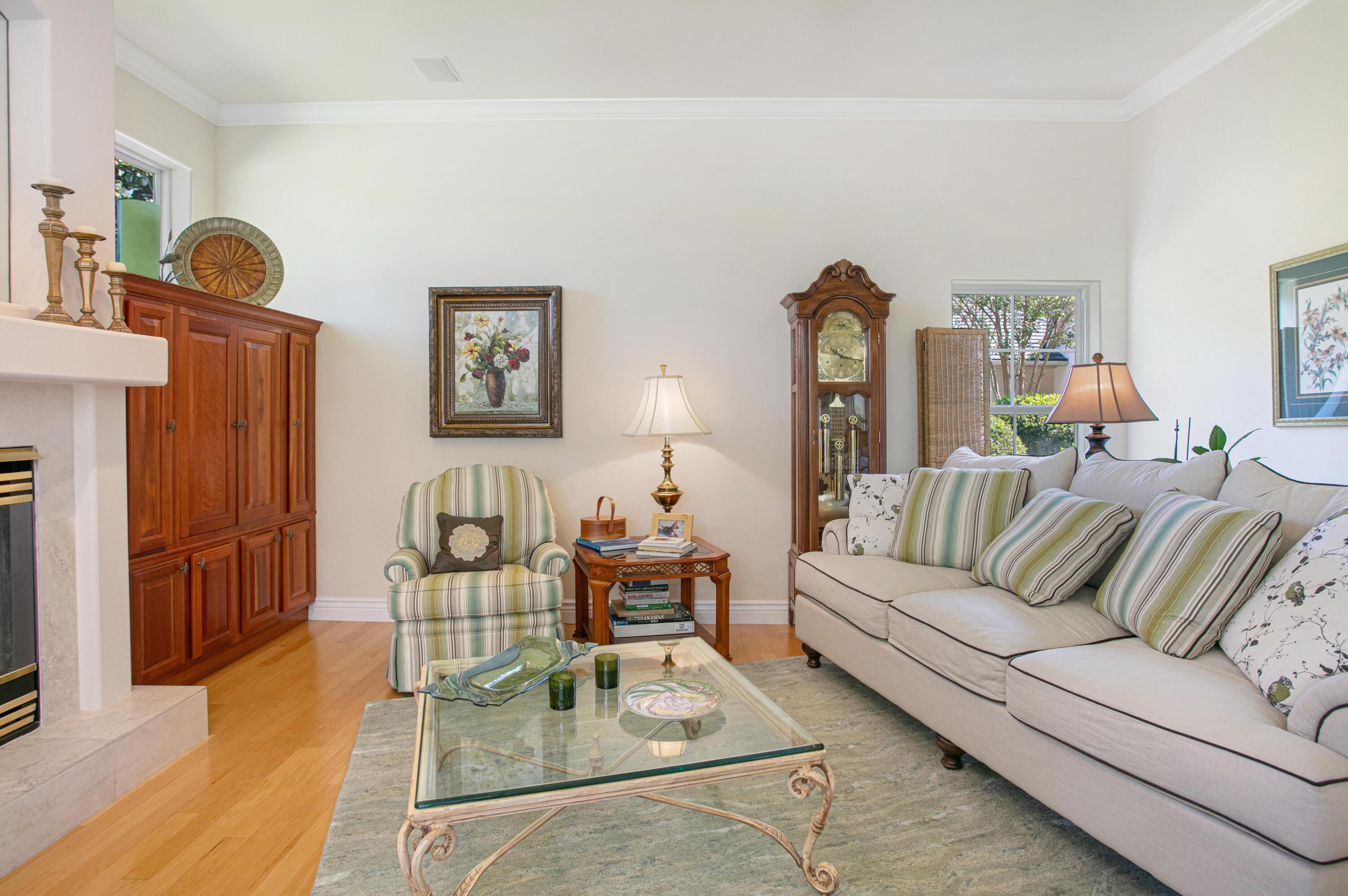 BAYTOWNE AVE EAST - Residential