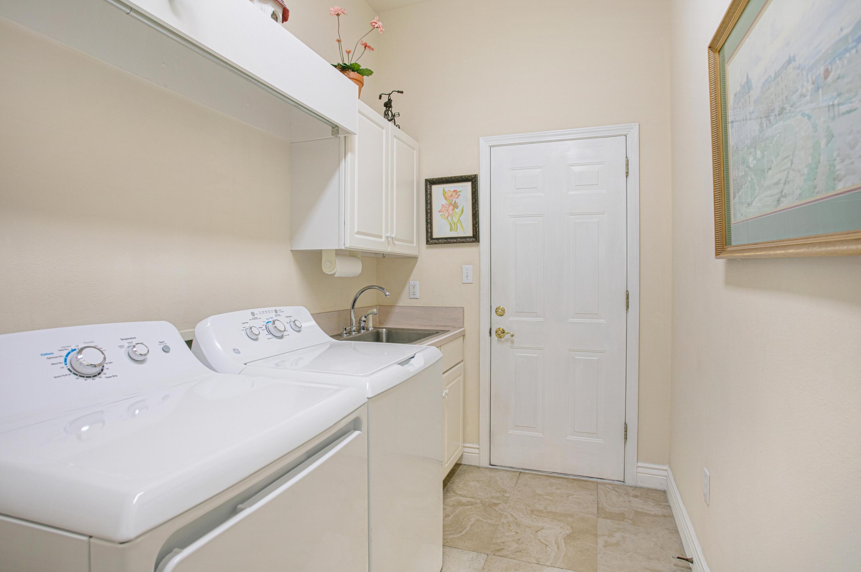 BAYTOWNE AVE EAST - Residential