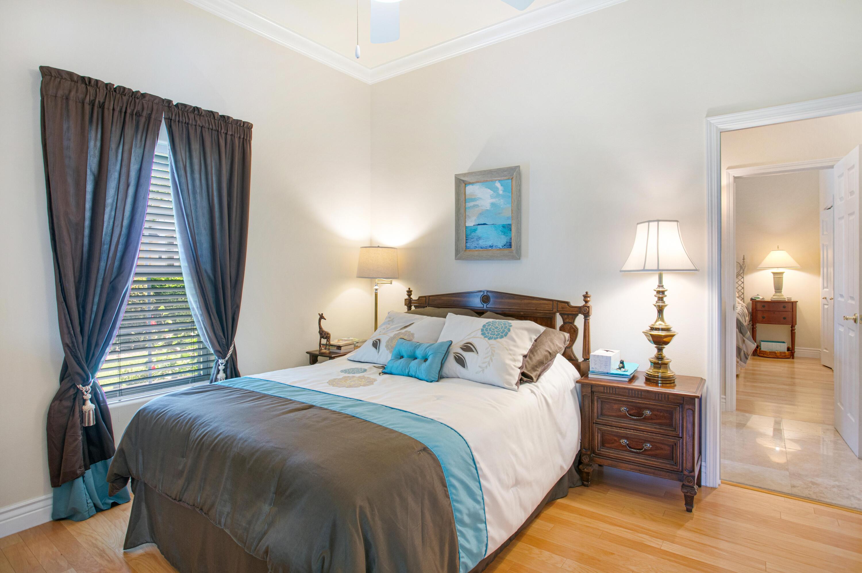 BAYTOWNE AVE EAST - Residential