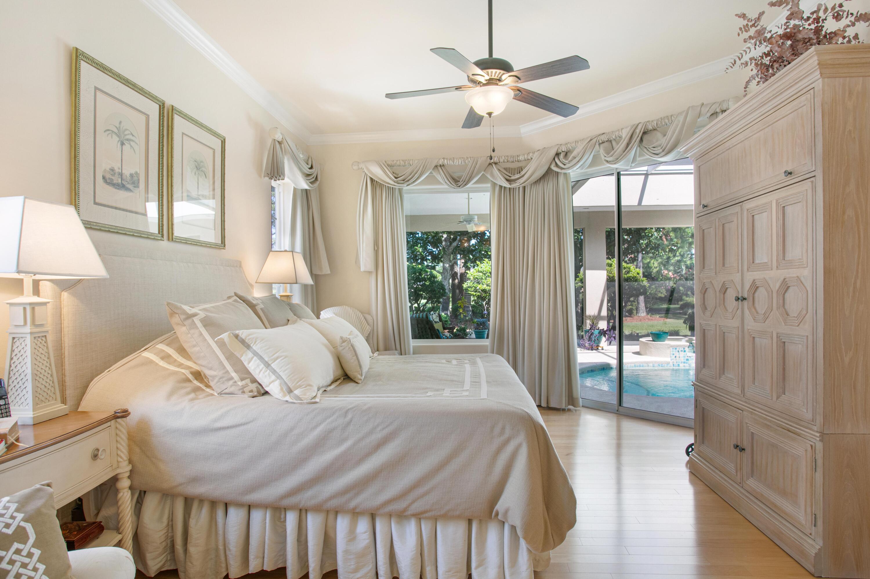 BAYTOWNE AVE EAST - Residential