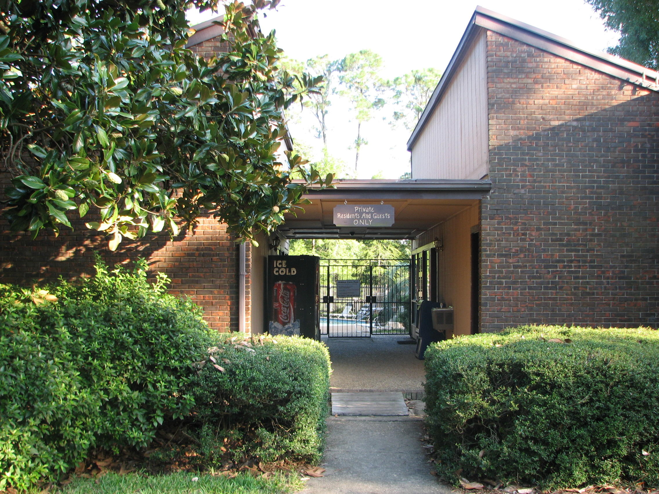 HIDDEN COVE T/H - Residential