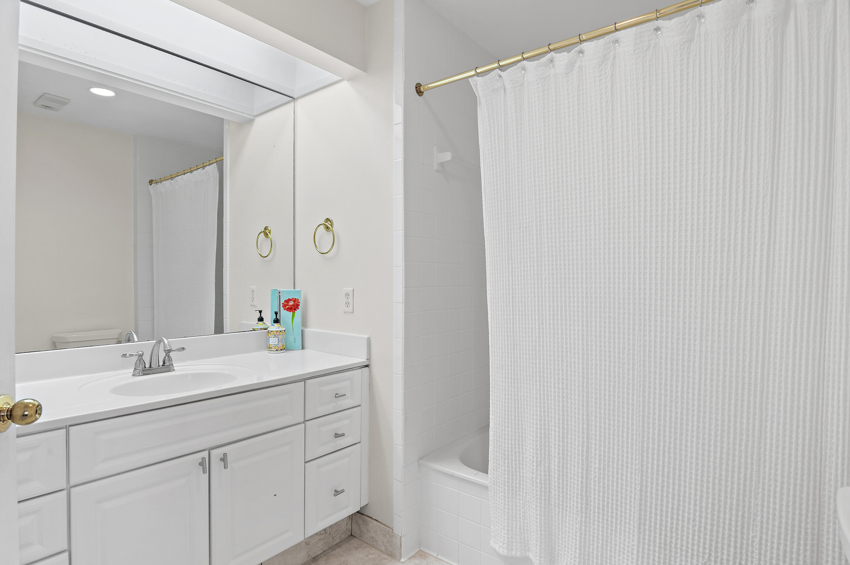 SOUTHWINDS II - Residential