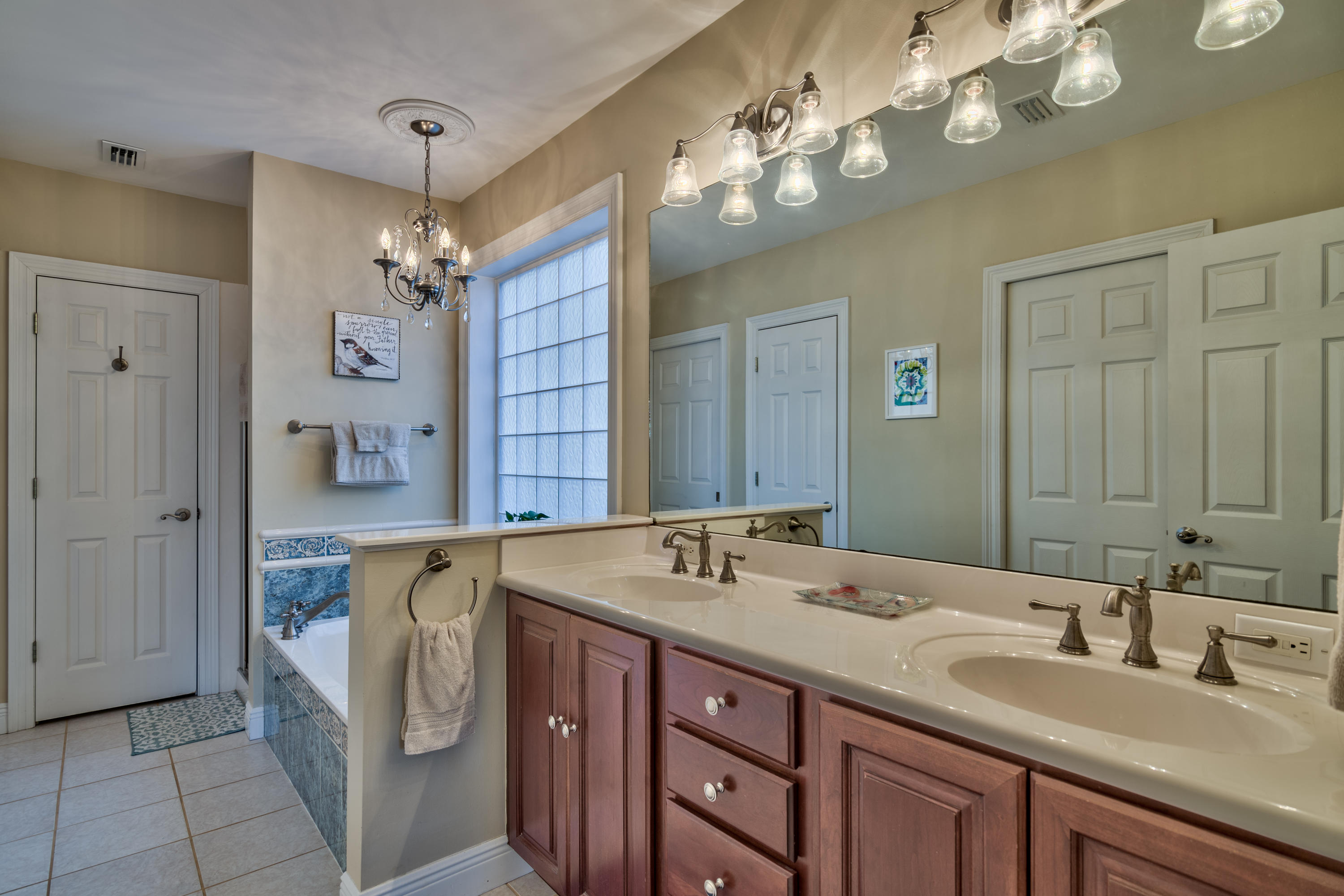 SOVEREIGN ISLE S/D - Residential