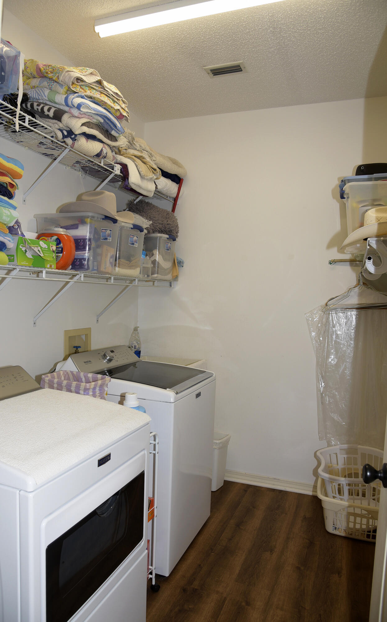 DANA POINTE - Residential