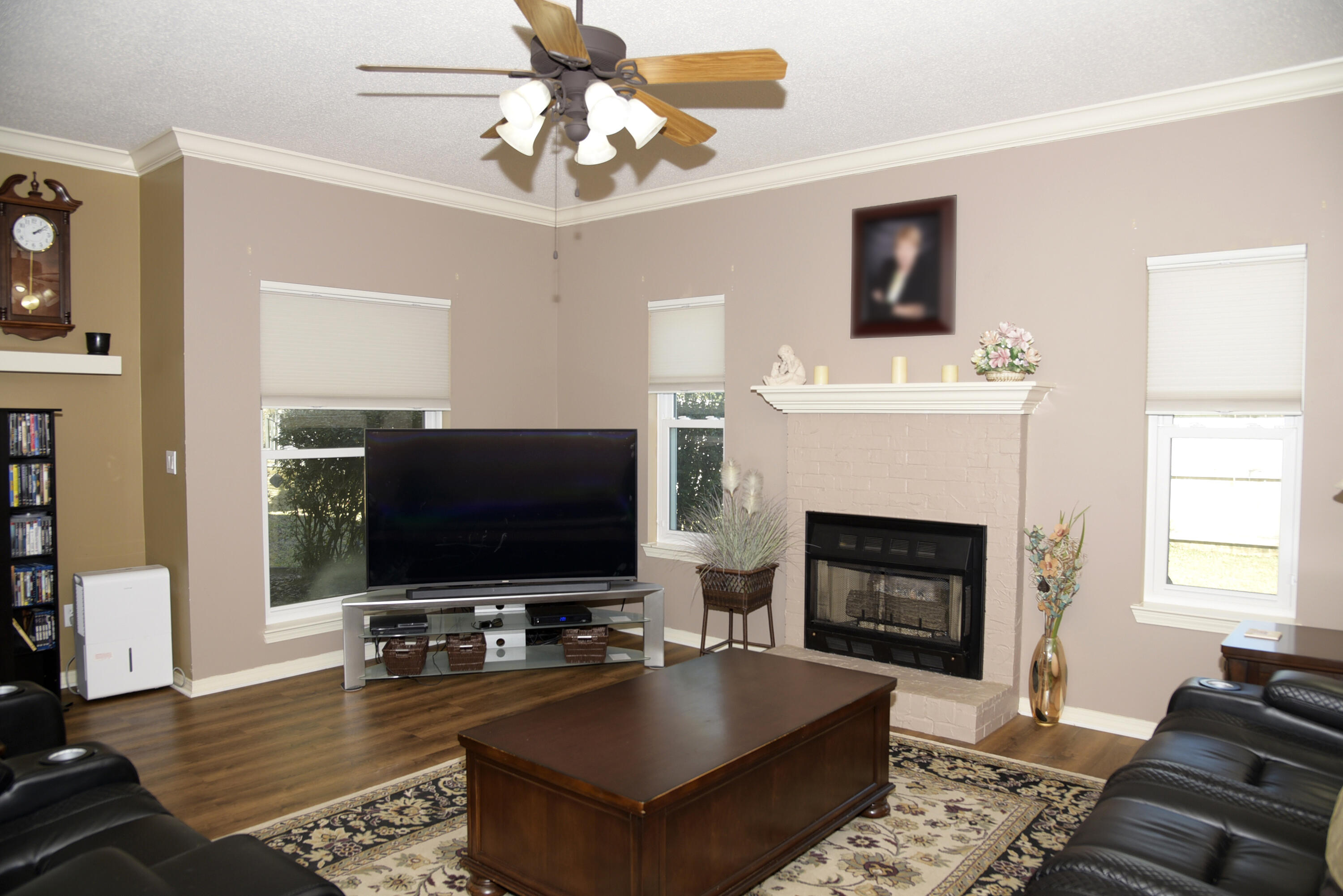 DANA POINTE - Residential