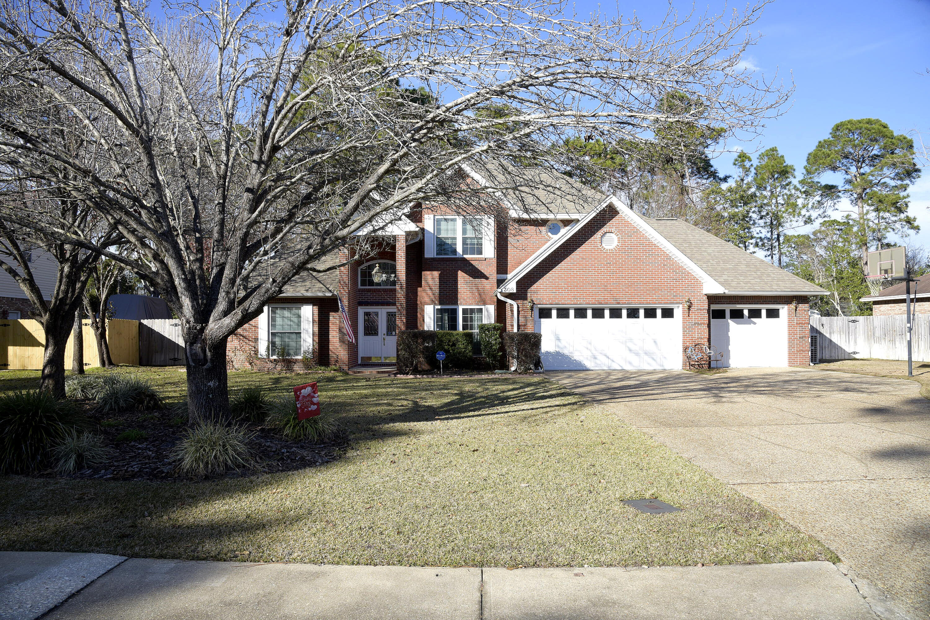 DANA POINTE - Residential