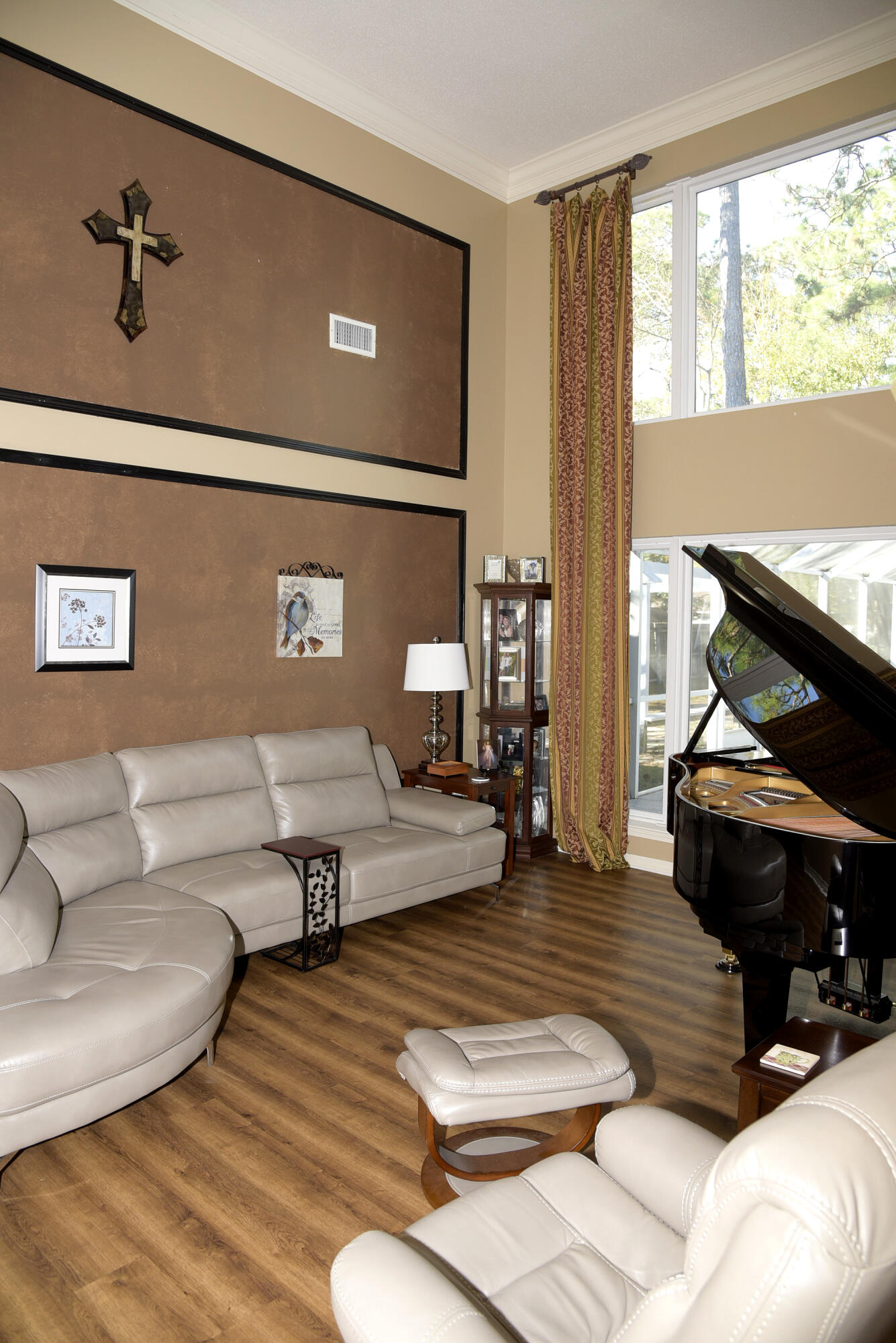 DANA POINTE - Residential