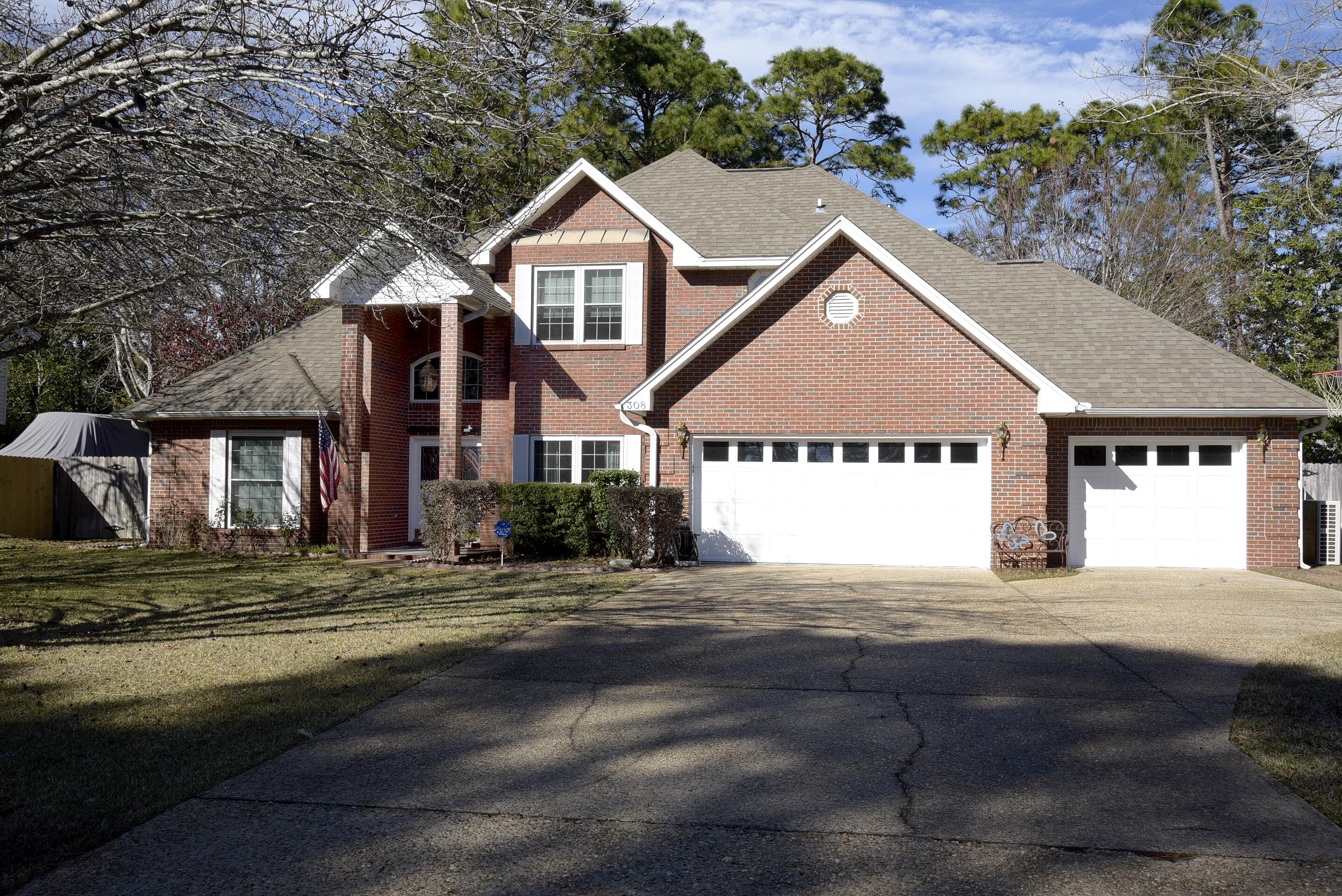 DANA POINTE - Residential